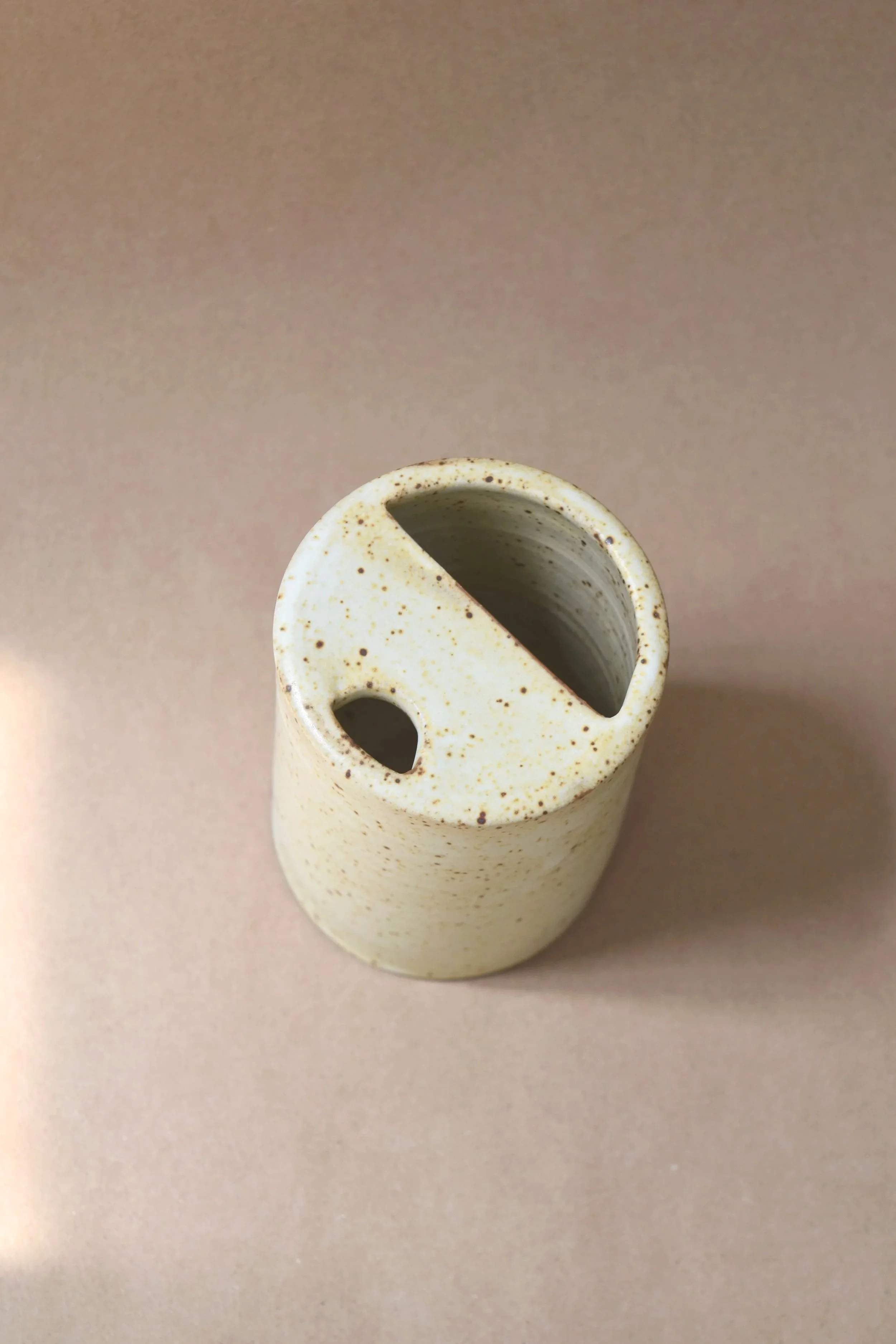 Tall-Travel-Tumbler-Yellow-Speckle-Kid-Gloves-Clay-3