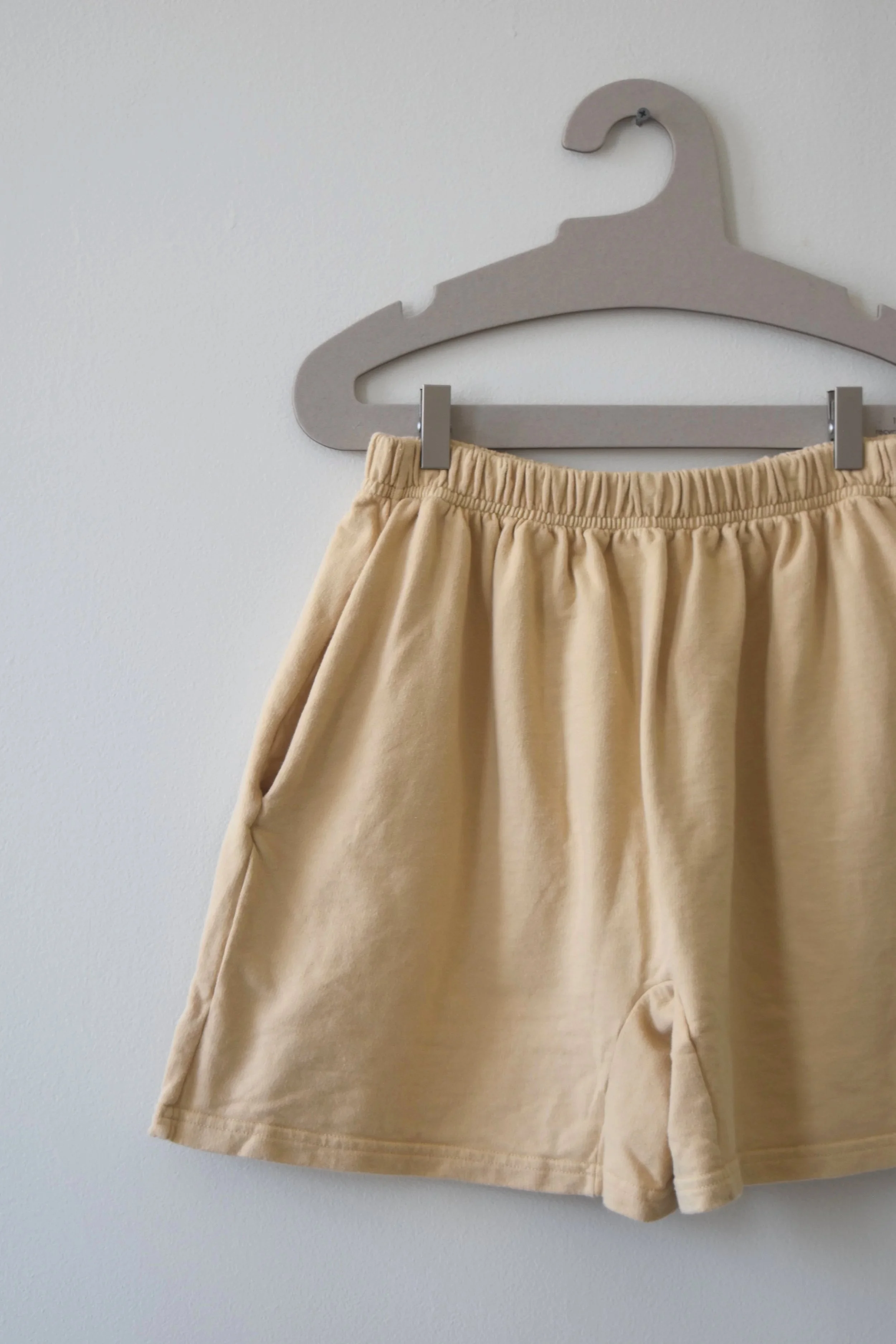 Easy-Shorts-Barley-Wol-Hide-1
