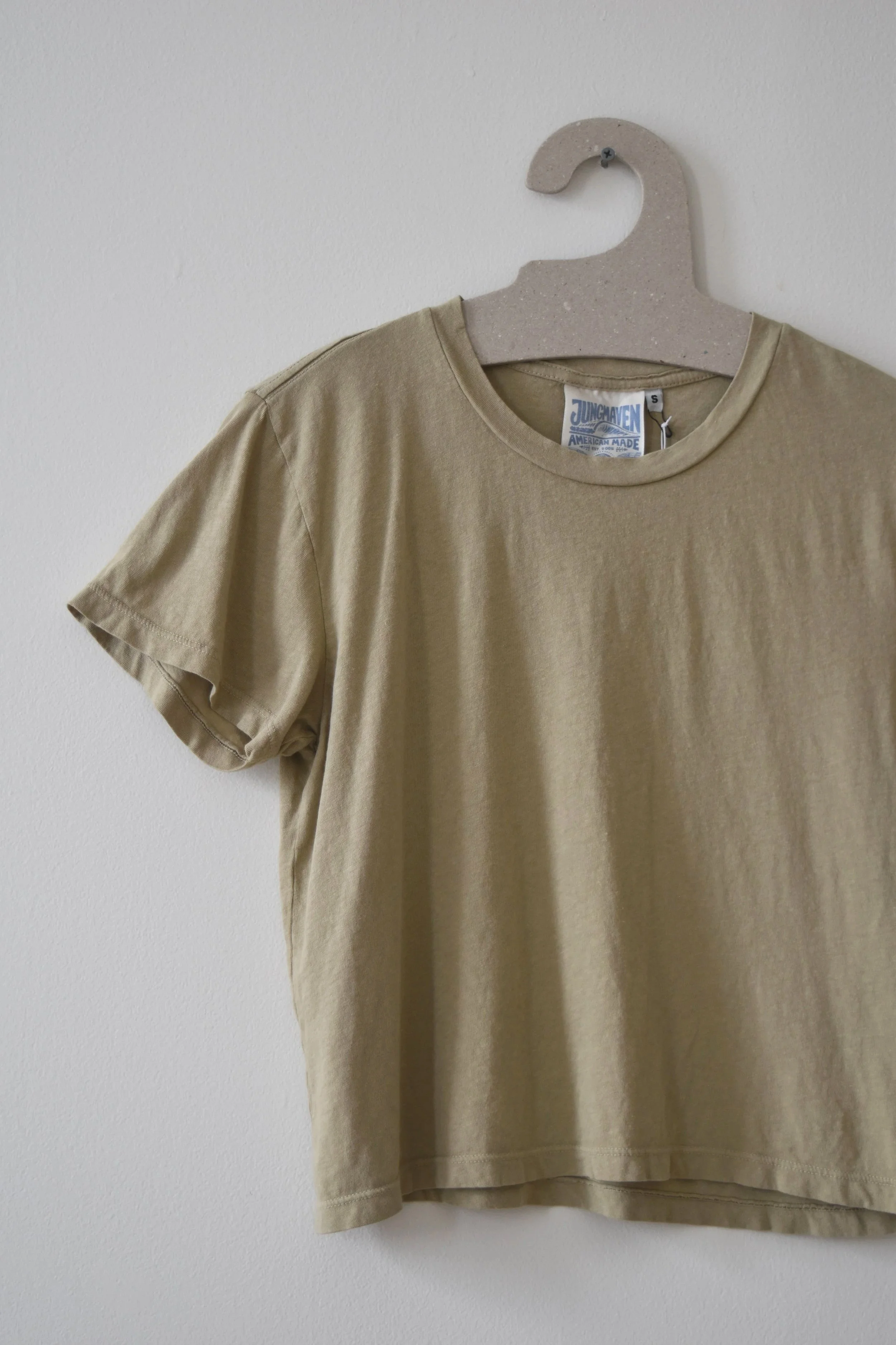Cropped-Ojai-Tee-Desert-Khaki-Jungmaven-1