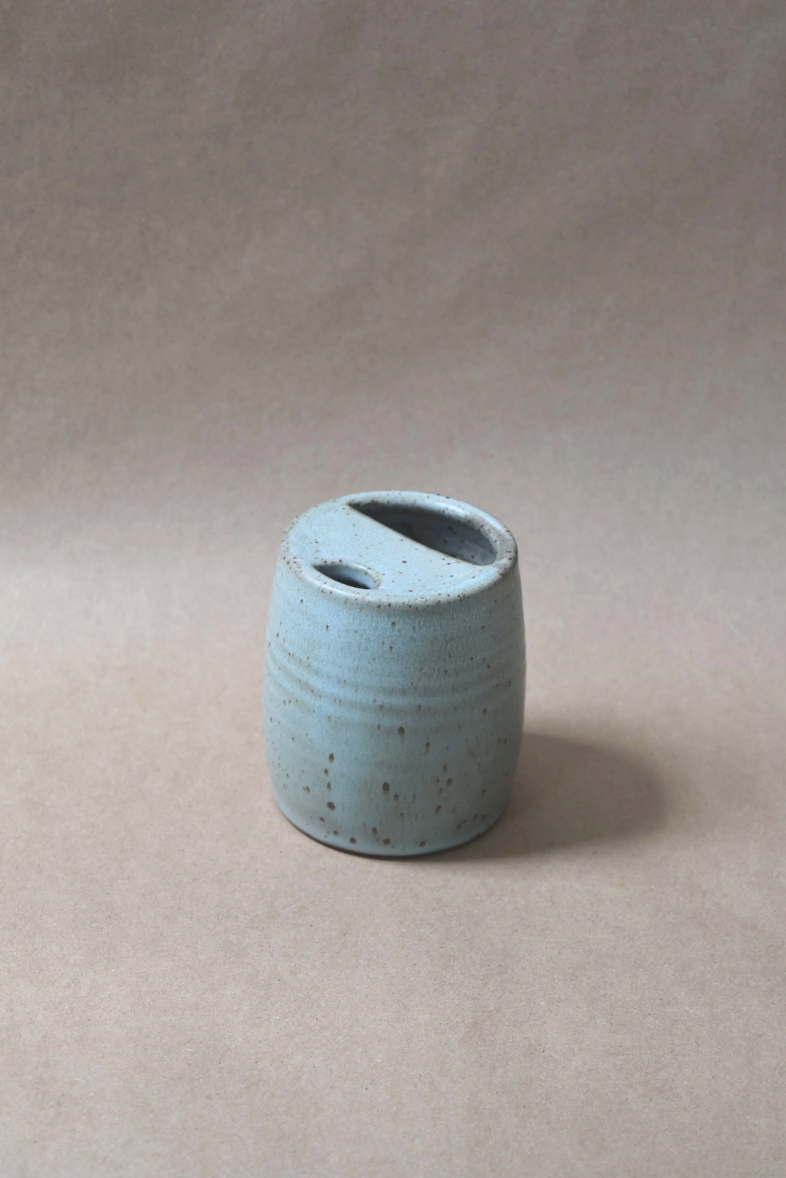 Short-Travel-Tumbler-Blue-Speckle-Kid-Gloves-Clay-1