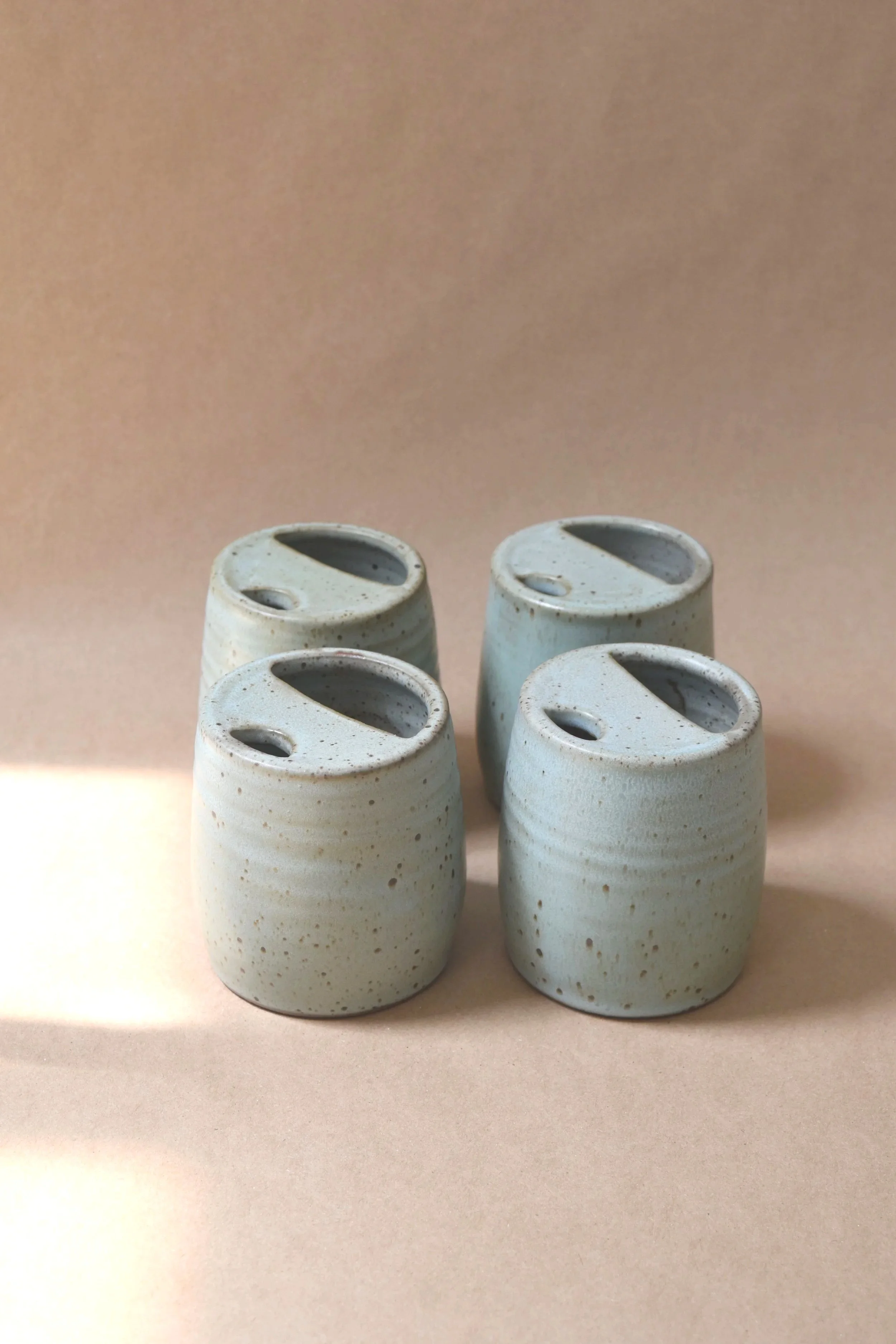 Short-Travel-Tumbler-Blue-Speckle-Kid-Gloves-Clay