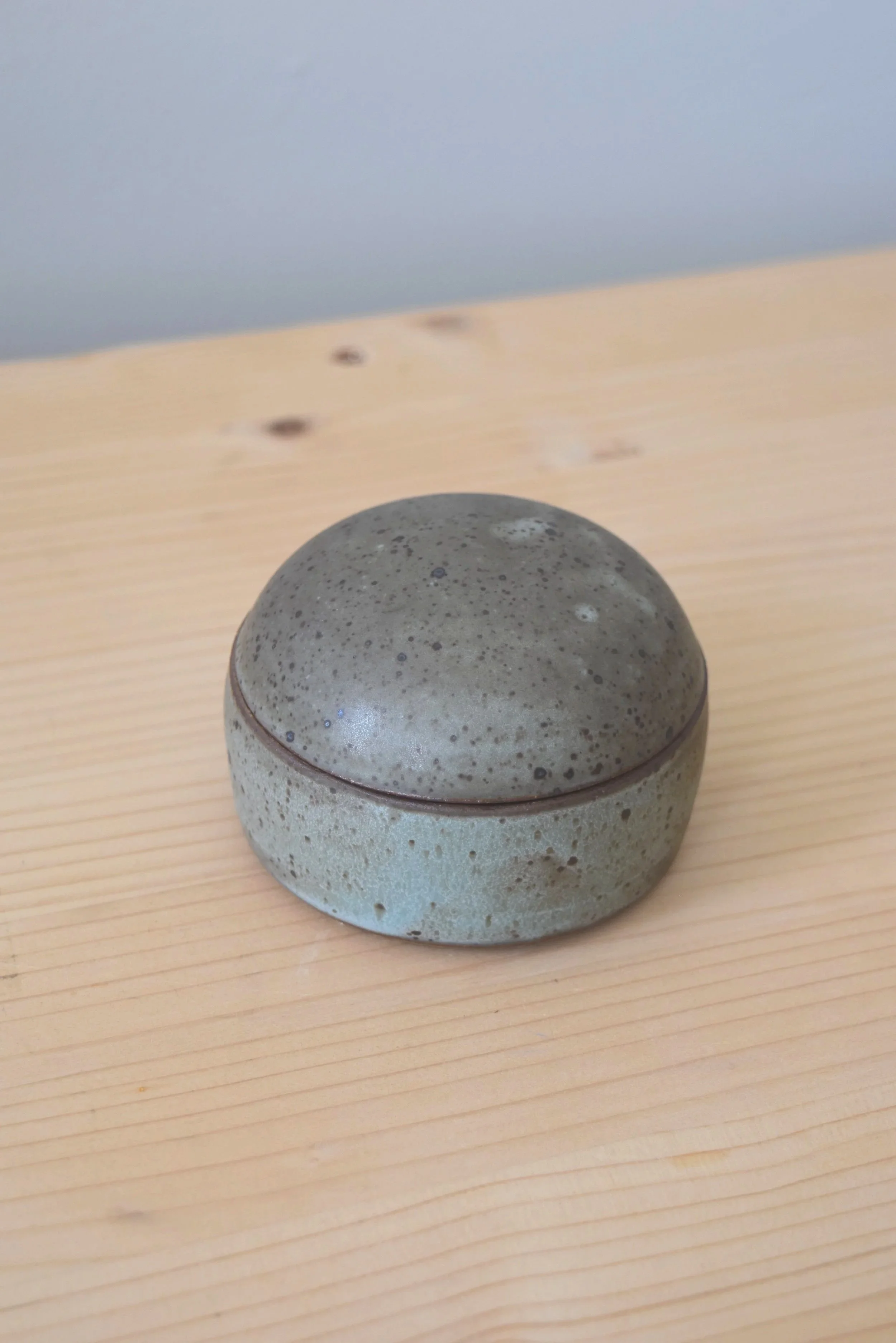 Egg-Jar-Blue-Speckle-Kid-Gloves-Clay