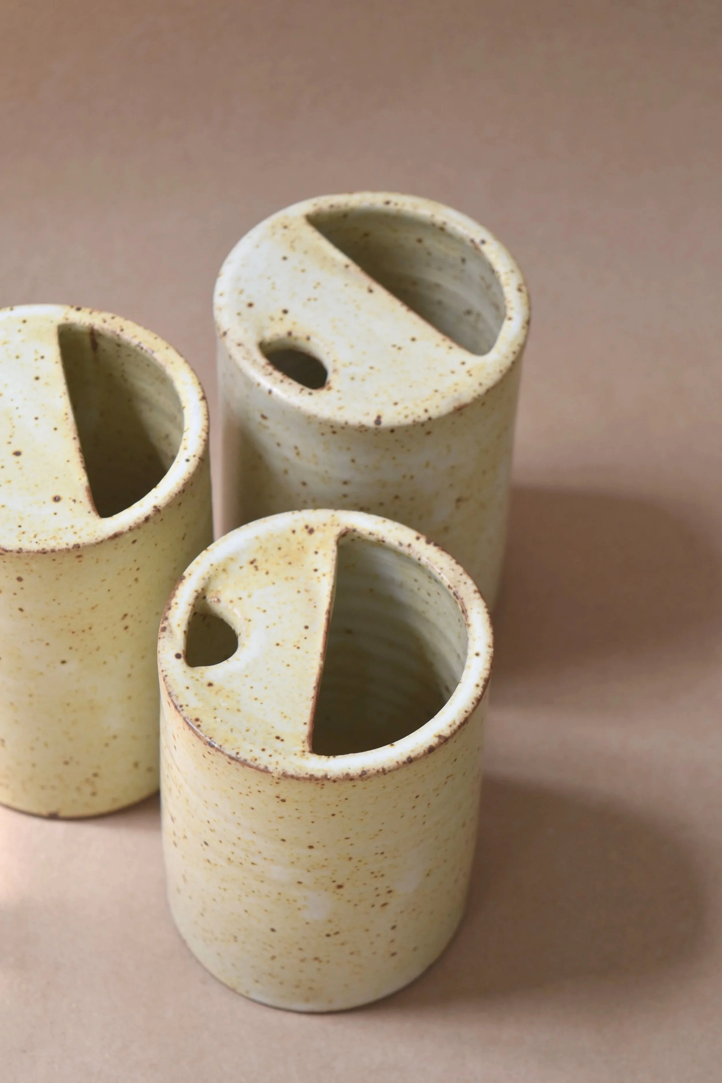 Tall-Travel-Tumbler-Yellow-Speckle-Kid-Gloves-Clay