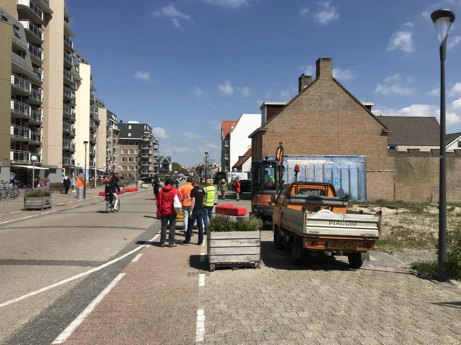 Bloembakken rechtzetten