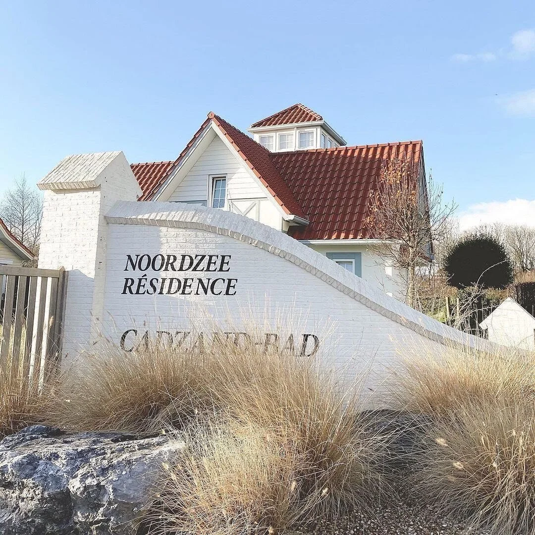 Mit wem m&ouml;chten Sie in diese luxuri&ouml;se Privatvilla am Meer gehen? Tagge ihn oder sie!
.
.
.
#urlaubammeer #hollandliebe #roompot #cadzand #cadzandlife #cadzandbad #nordsee #nordseek&uuml;ste #luxusvilla #verw&ouml;hnenlassen #wellnessurlaub