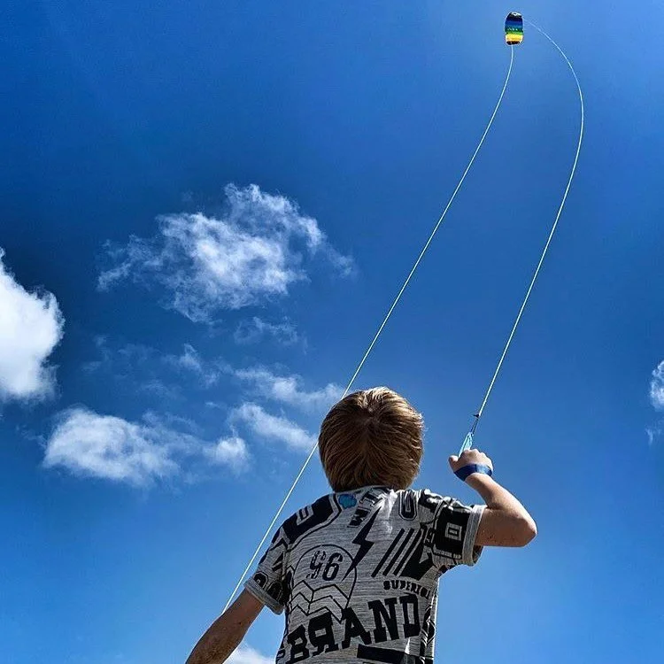 ☀️ SUMMER ⏮ REWIND

Come fly with us again 🪁
@sjoerdinand !

#bluesky #drachen #kite #vliegeren #cadzand #cadzandbad #strand #mooieluchten #zomer2020 #cadzandlife #genieten #buitenspelen #vakantieineigenland #vakantiemetkinderen #zeeland #fanvanzeel