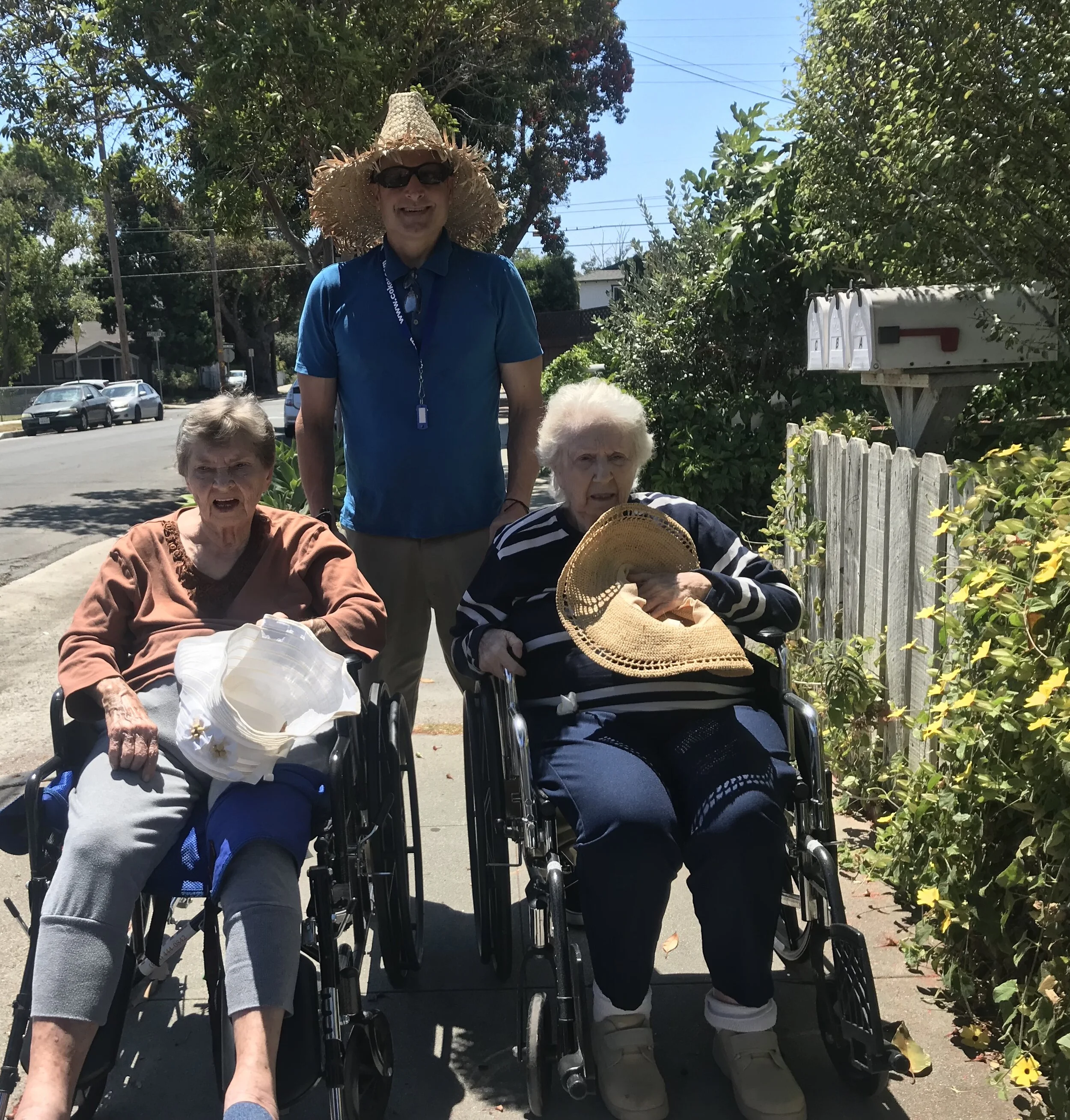 Late afternoon sunshine provides just the right dose of D3 to offset the effects of sundowners and gets your internal circadian clock aligned!