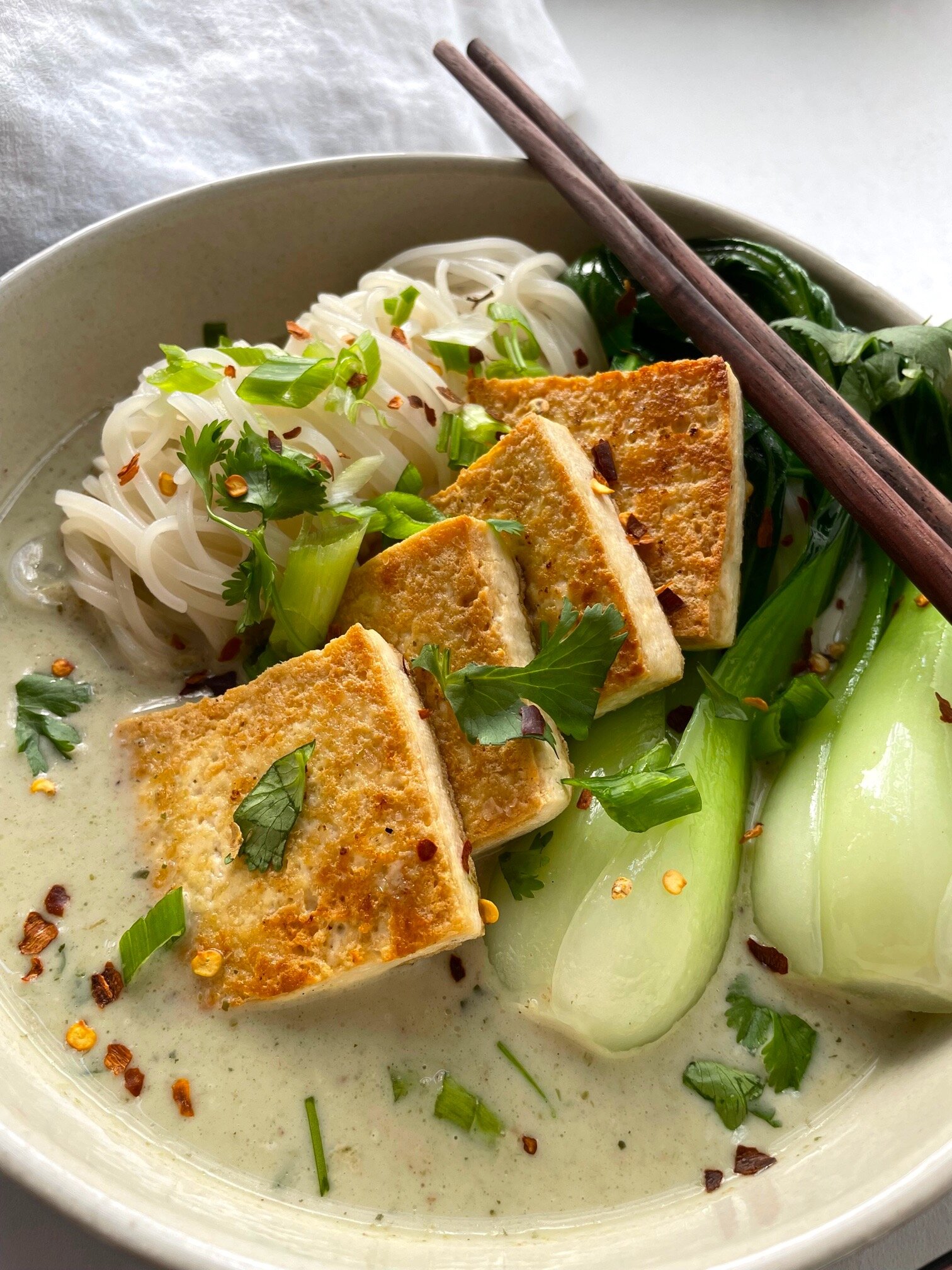 Green Thai Curry With Rice Noodles And Tofu — Mike's Organic Foods