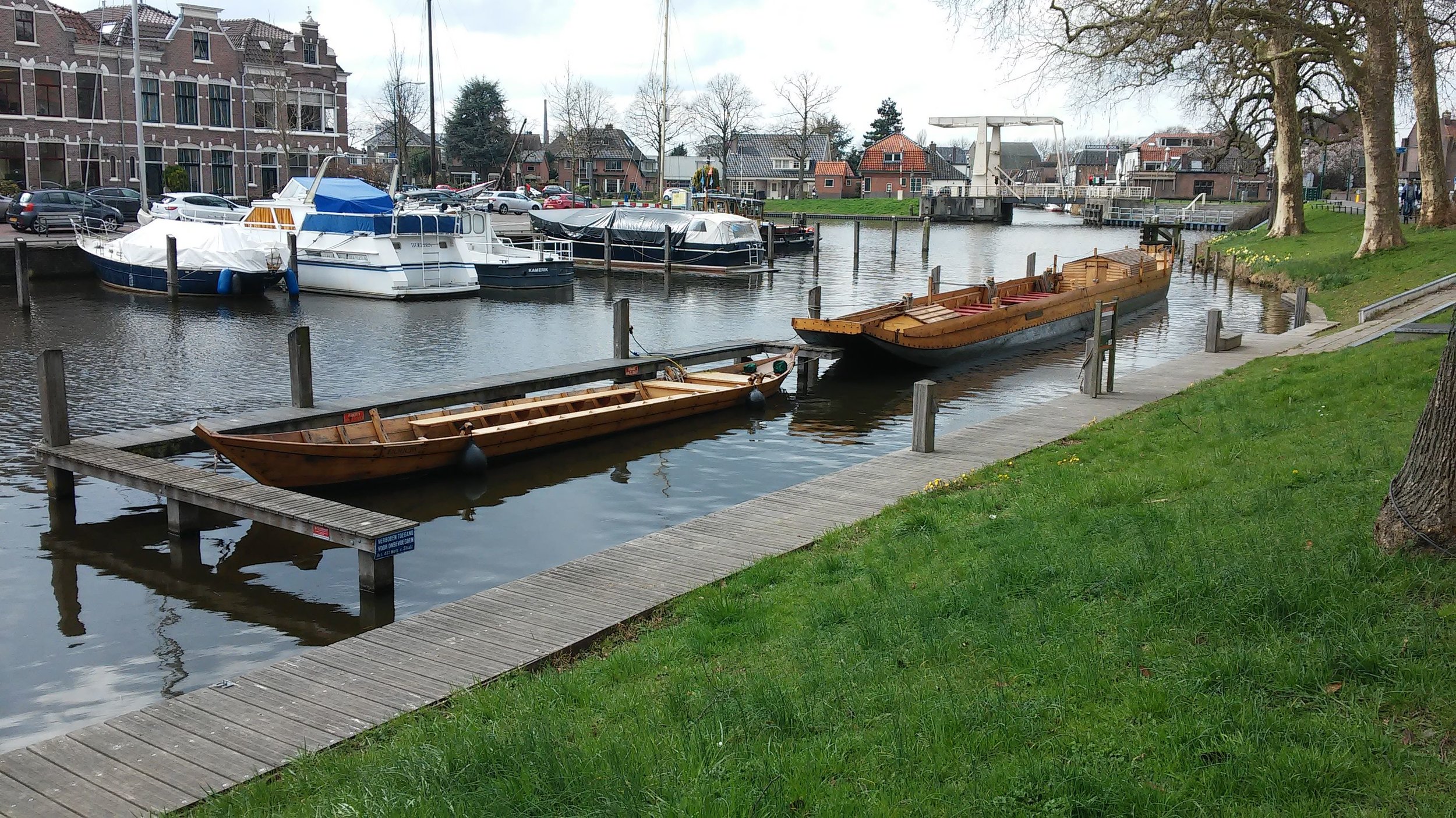 2018: schepen in de haven van Woerden, foto: Henk Vlot