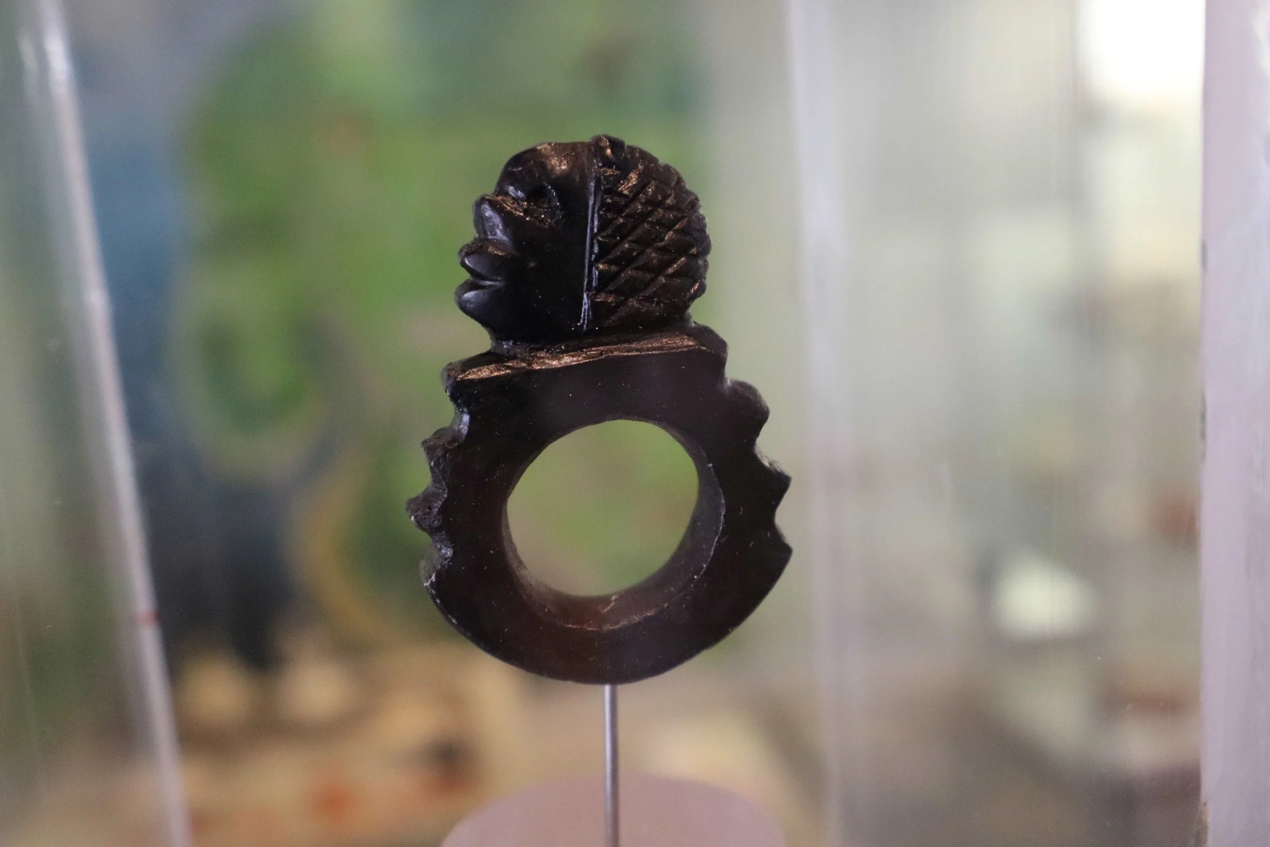 Replica van ring met Afrikaans hoofdje