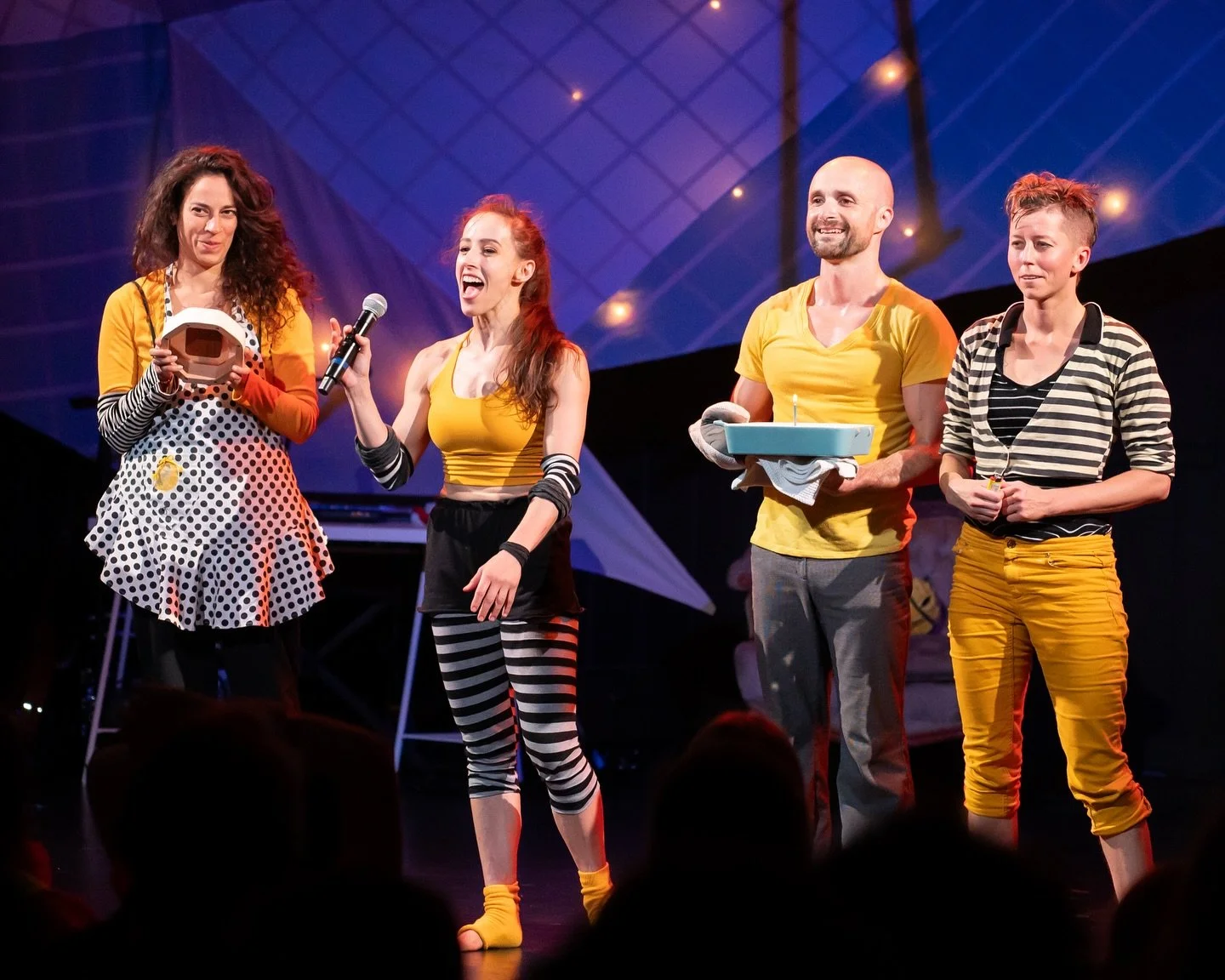 I love these pics from our Circus of Second Chances stop at the @lopezcenter this Summer!

Come witness the lemony joy together with us on the east coast! @philly_circus @neccacircus @3amtheatre @artsatthearmory 
Ticket Link in Bio!

Set &amp; Sound 