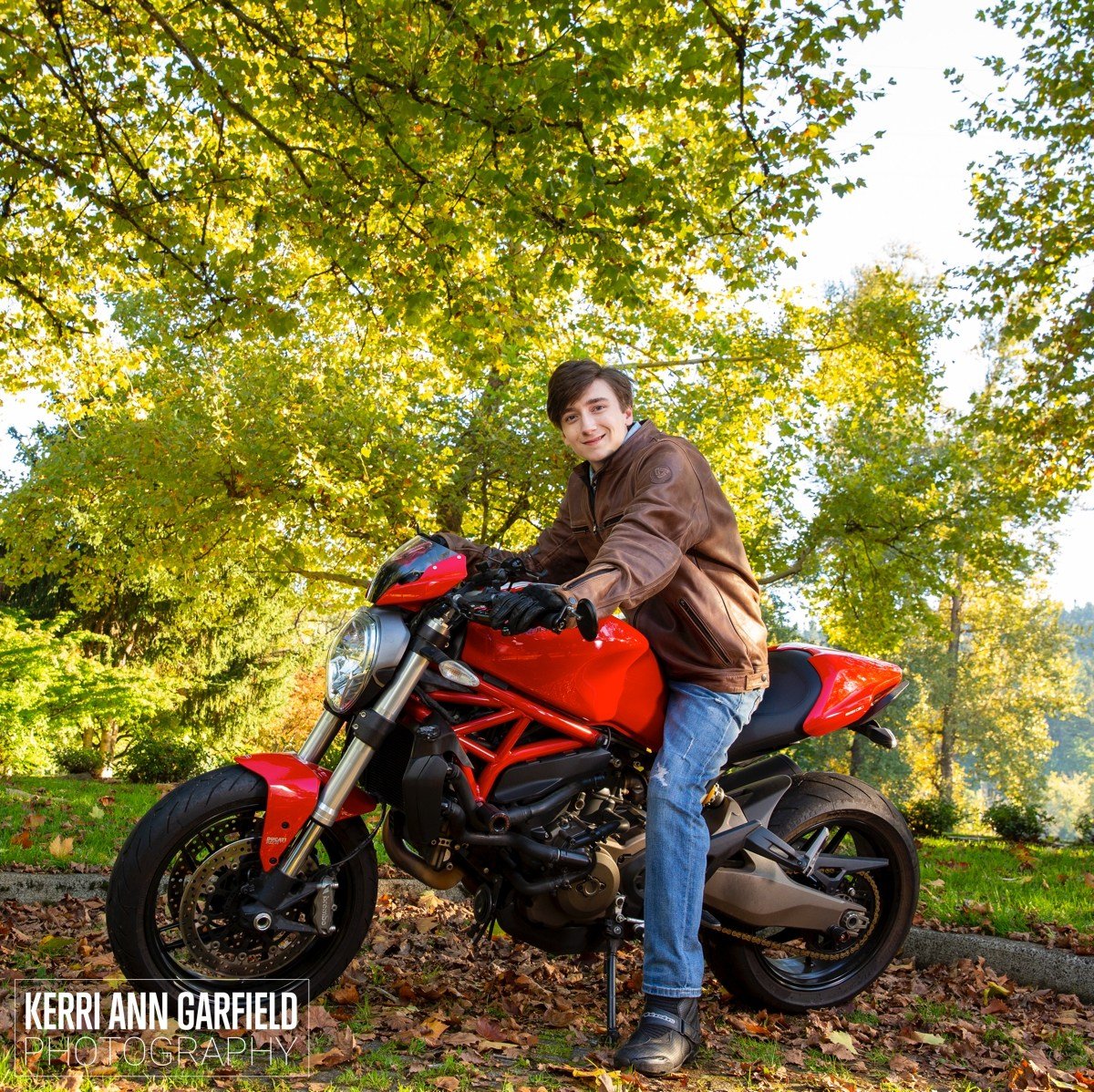 Henry was ready to make a statement for his Senior Photos! He brought his motorcycle down to the river and we had a great time setting up different shots. Looking good, Henry!! 

@henrynw12 Susanne Luse 

#kerrianngarfield #2023seniors #seniorpicture