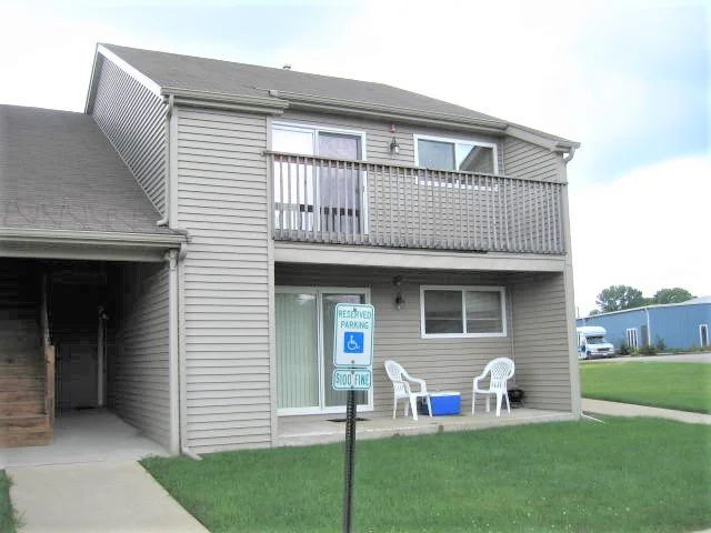 1404 Suydam, #2, Sandwich