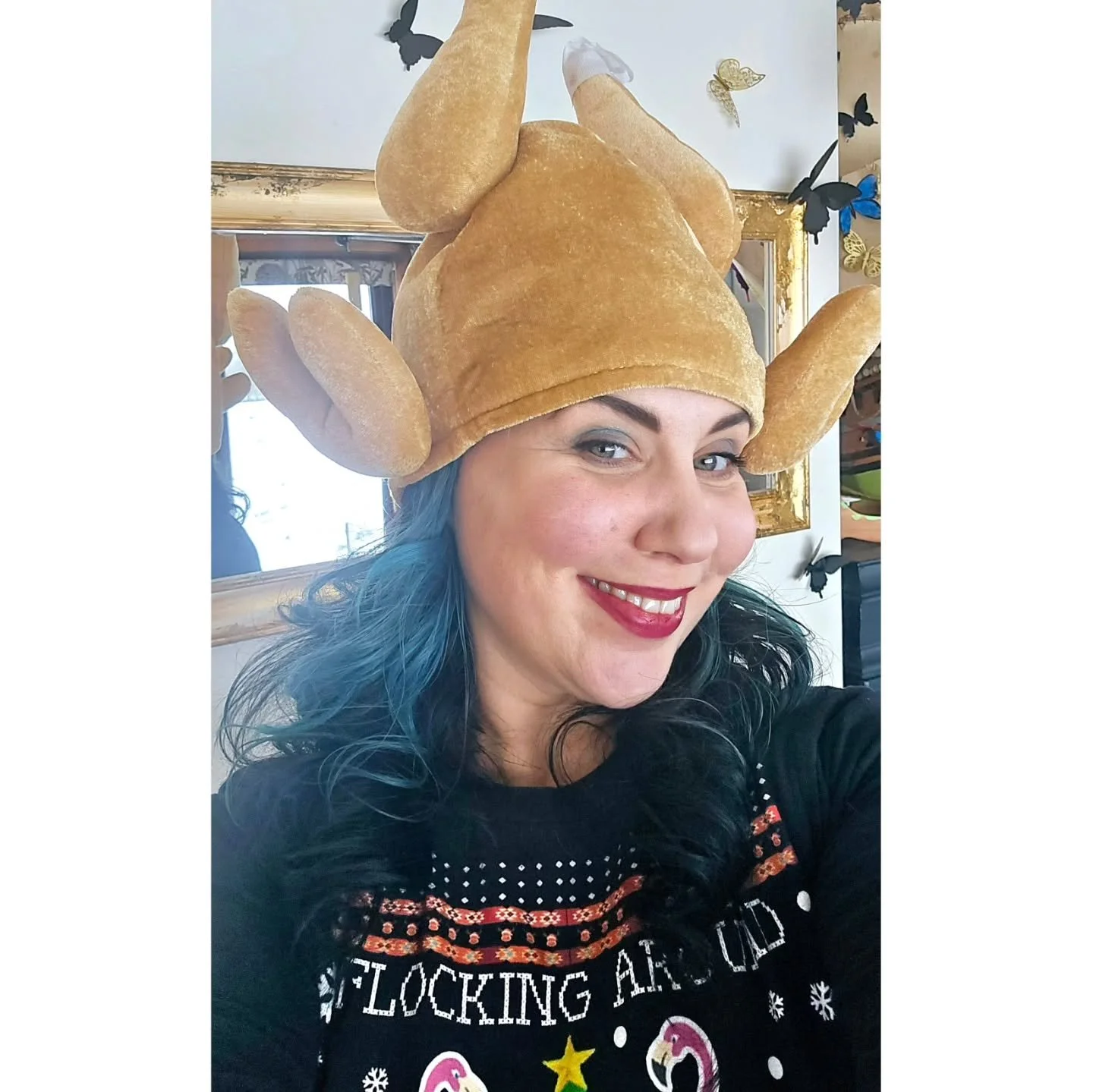 ✨🦃❤️️HAPPY THANKSGIVING!❤️🦃✨️

Today I'd like to give thanks for my better half, and for all my family &amp; loved ones on both sides of the pond. 🇺🇸🥰🏴󠁧󠁢󠁳󠁣󠁴󠁿 

I'm also grateful for my health and mobility, for strong coffee in the morning