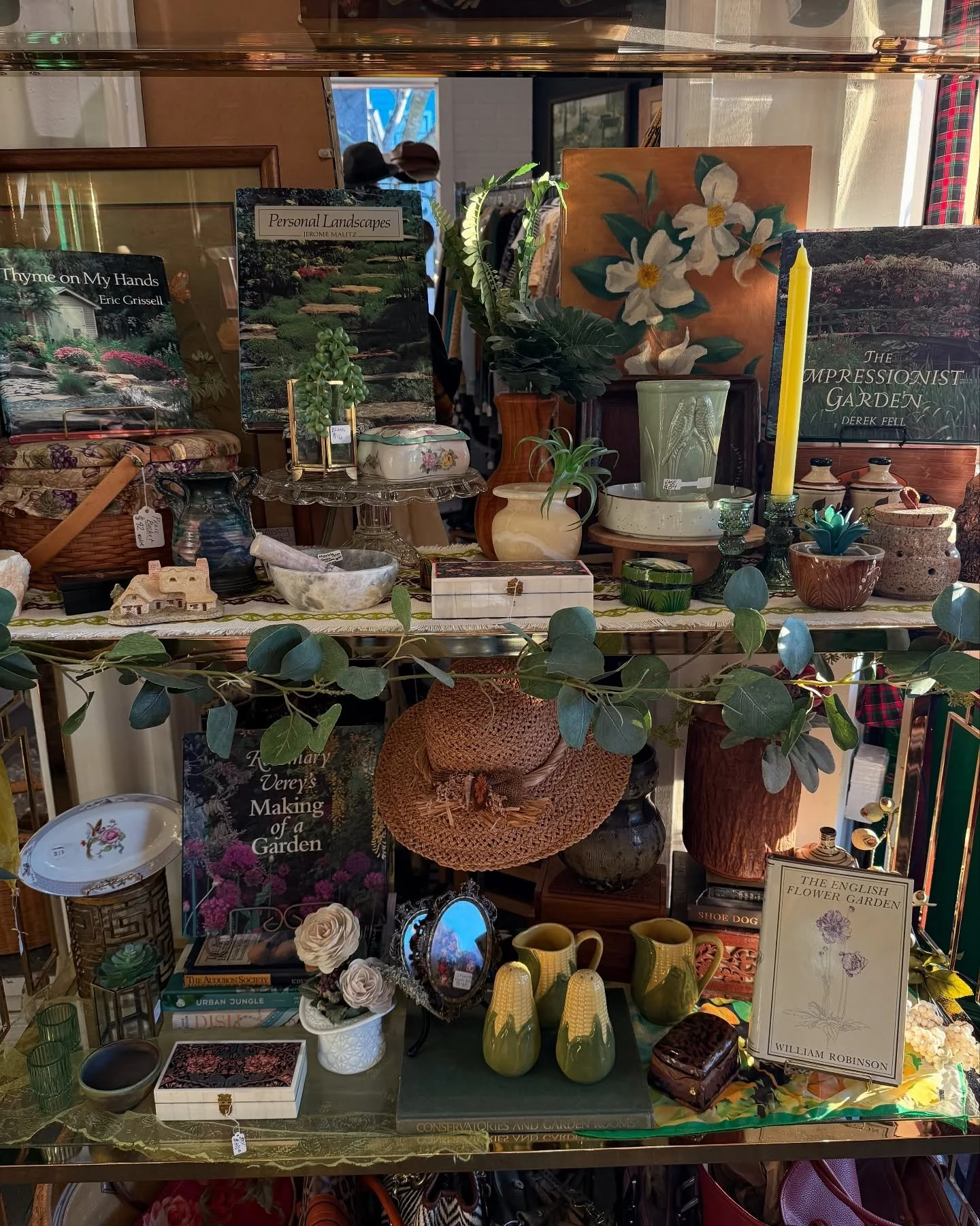 I know it&rsquo;s January but at Abigail&rsquo;s Artful Abode we&rsquo;re already dreaming 😴 of spring.  Our very own Teagan created this wonderful layered display featuring lots of gardening 🧑&zwj;🌾 and spring elements. It&rsquo;s really brighten