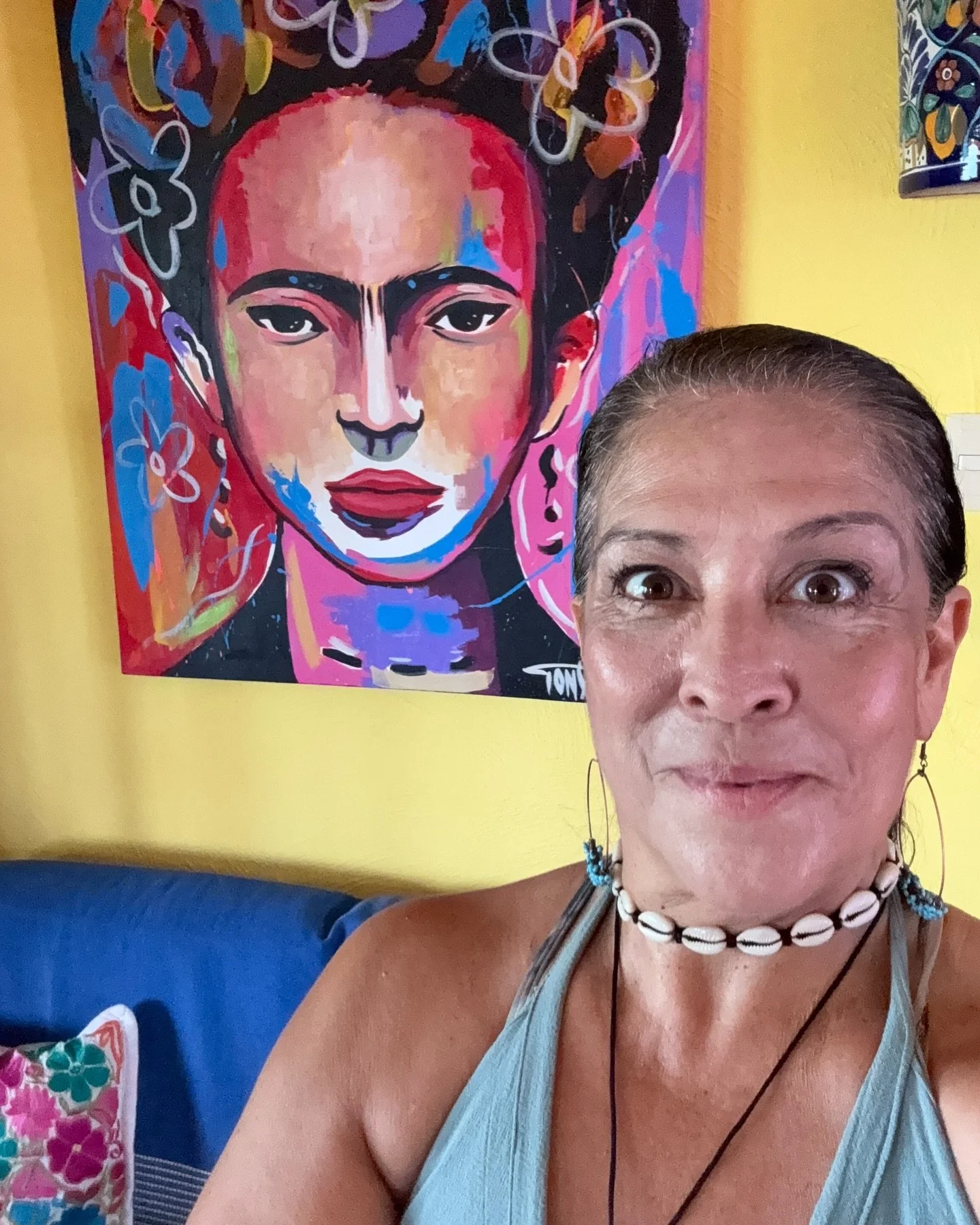 Happy 😃 Sunday!! I&rsquo;ve been to our little farmers market, to breakfast with friends, to  the cheese lady for fresh cheese 🧀 for a little get together with friends. Although that&rsquo;s not why I have makeup 💄. Today I decided to film a house