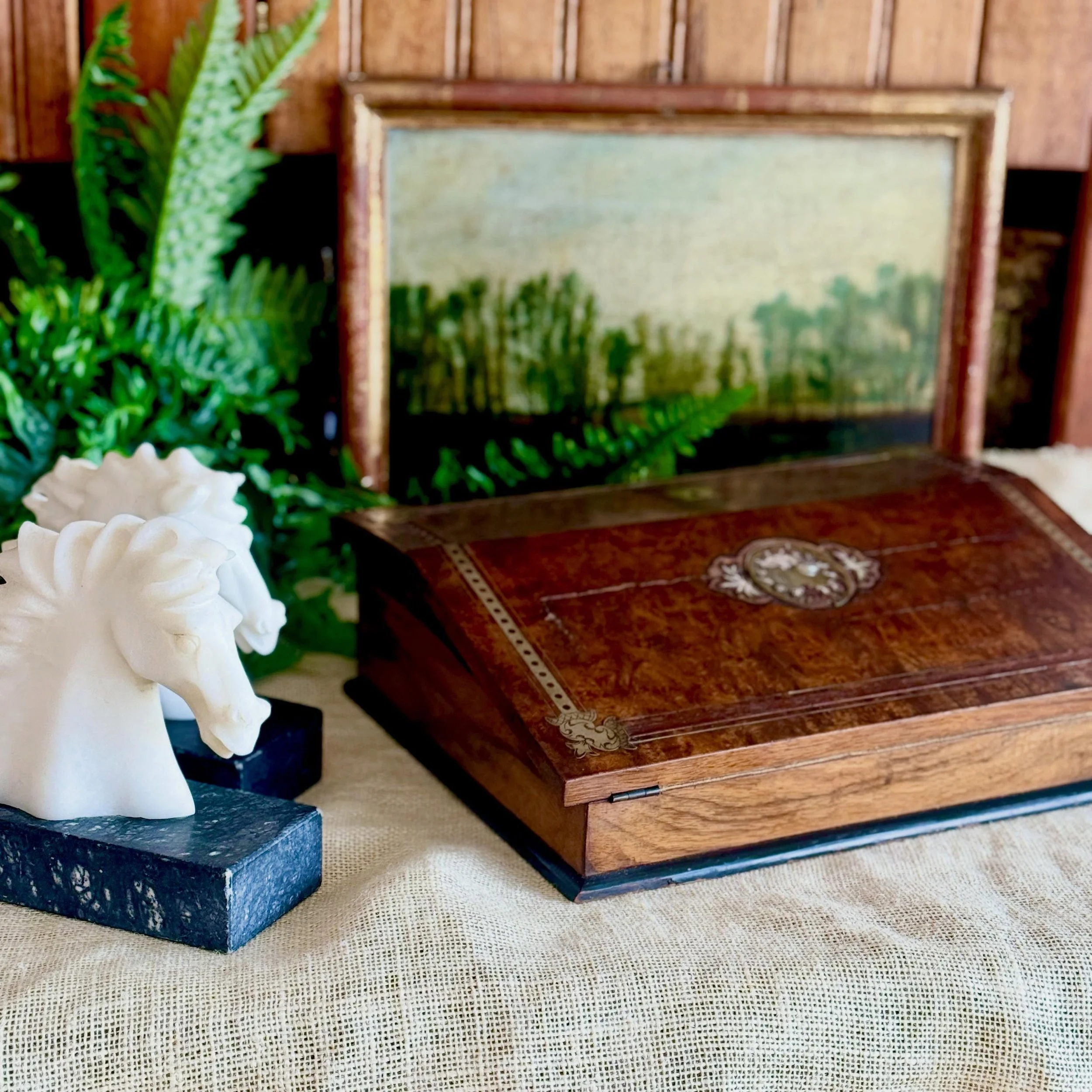 Also just unboxed these gorgeous alabaster and marble bookends!! So stunning 😍. One has a couple of chips but I could not leave them behind. Will also be listing these tomorrow for $178. More pictures to come.