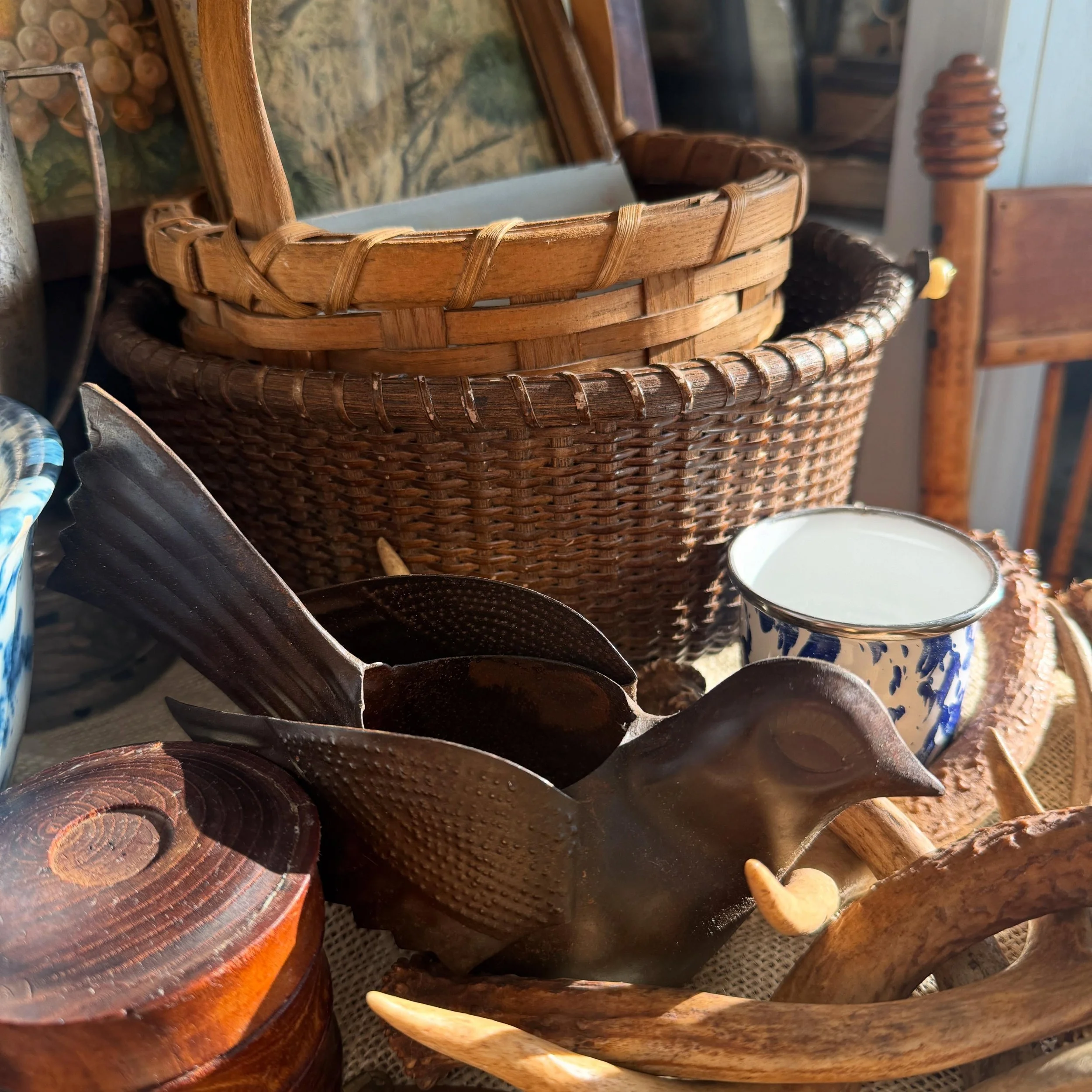 Time to do a last haul before I start dividing up and dispersing my purchases! Did get a pile of rustic, primitive good ol&rsquo; country decor.