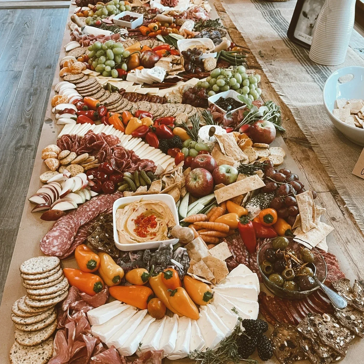 gourmet-charcuterie-grazing-table-banner.webp