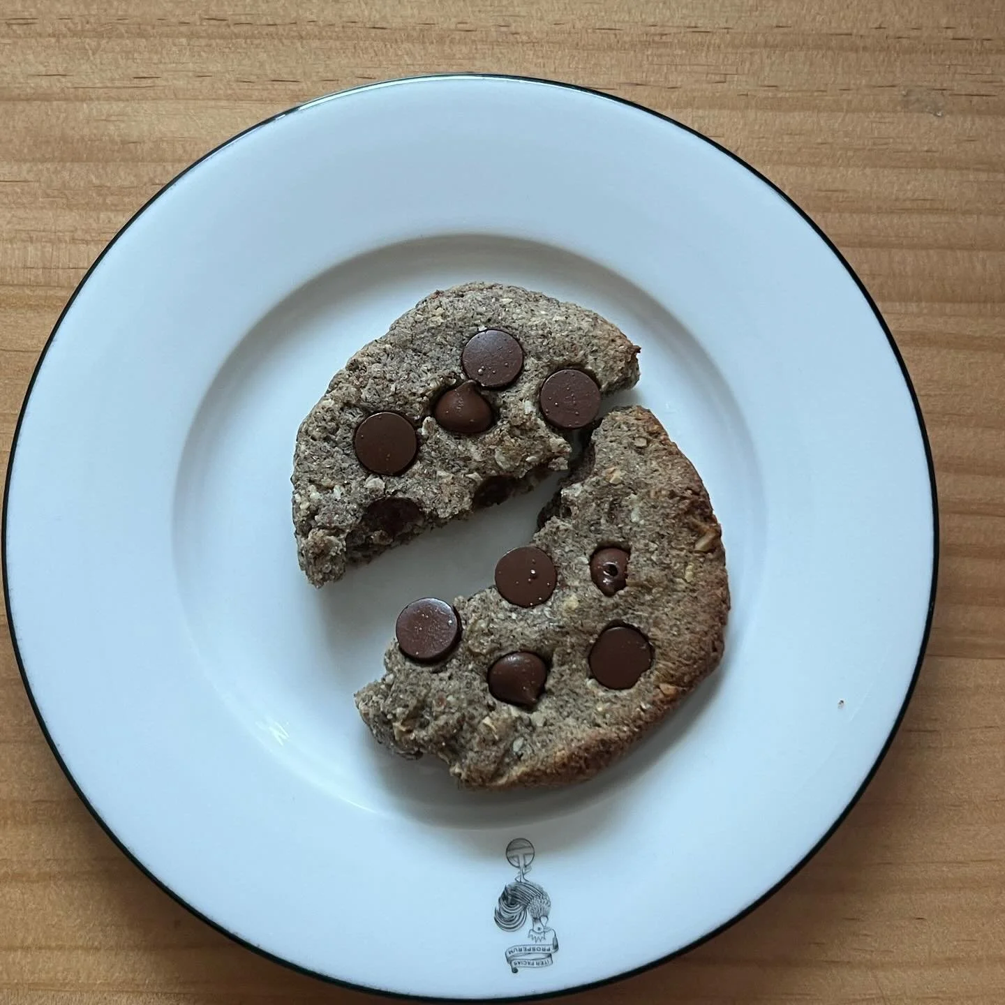 Cookies made with leftover dates 
1/4 cup buckwheat
1 tbsp almond meal + brown rice flour 
1/2 cup soaked dates 
1/3 cup tahini 
Salt 
1/4 cup shredded coconut 
1 tbsp almond milk 

Bake at 350 for about 15 min