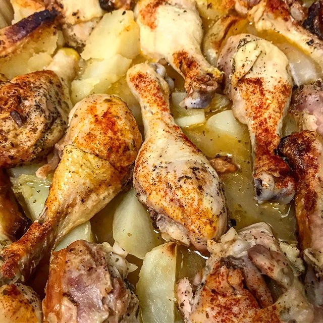 ‼️SPECIAL‼️ Tonight we are serving up slow-roasted chicken with lemon potatoes!! The chicken just falls right off the bone and the lemon potatoes melt in your mouth - OH EM GEE!!! Ask for extra oregano!!! 💯
.
.
.
.
.
.
.
.
.
.
.
.
.
.
#LemonPotatoes