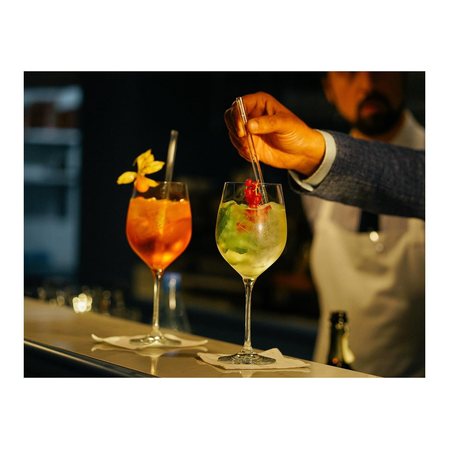Wir feiern den Internationalen Cocktail-Tag! 
Lassen Sie den Abend stilvoll ausklingen &ndash; mit Blick auf die Ostsee und einem Signature-Cocktail in der Hand. Unser Team freut sich auf Ihren Besuch.
#medinisheiligendamm
