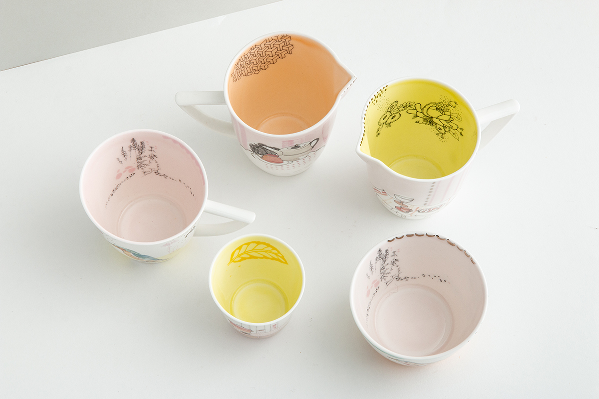 Cwpan, bicer, jygiau a bowlen siwgr / Cup, beaker, jugs and sugar bowl