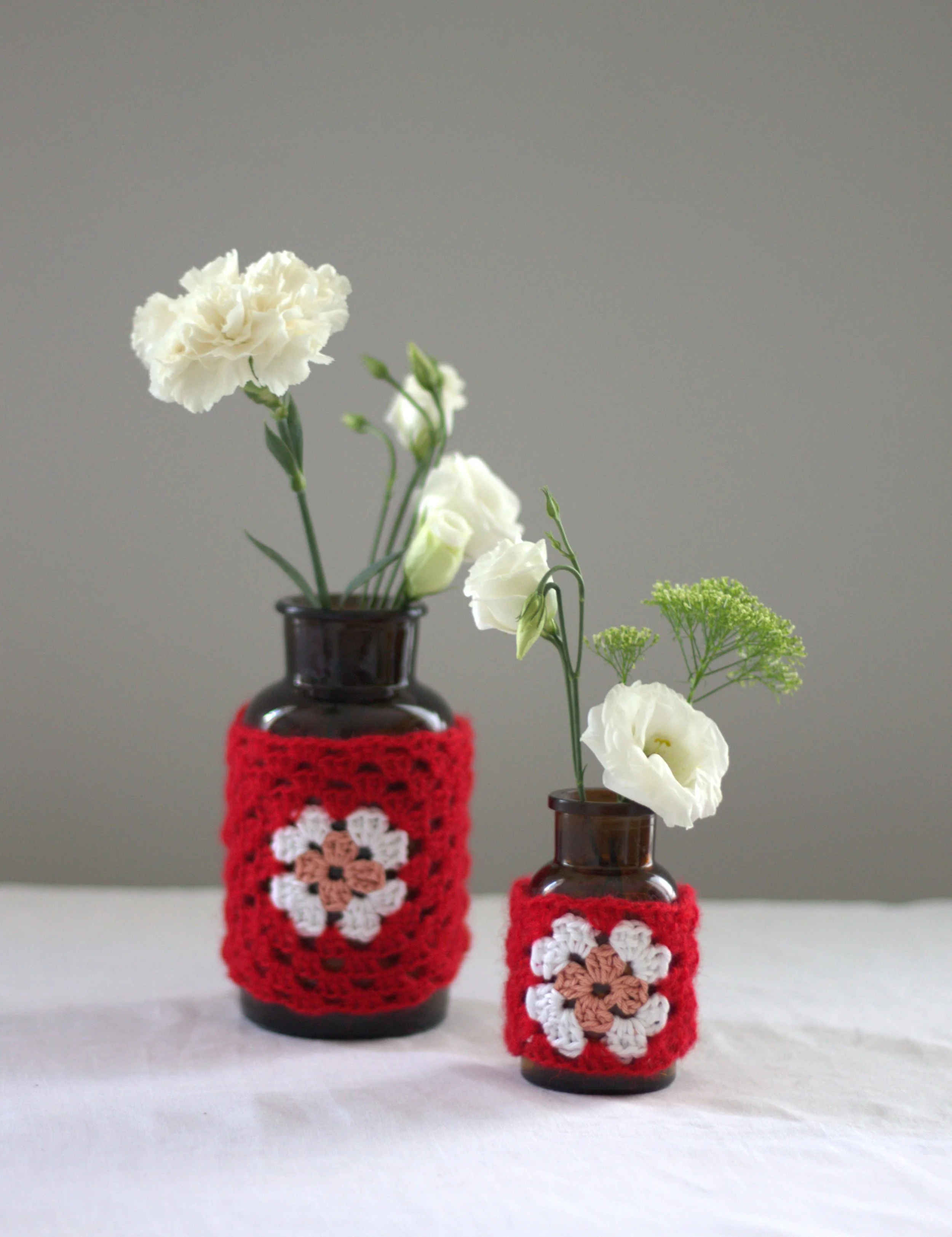 Merci Paris collaboration hand-crocheted vases limited edition by Sophie Inard 2023
