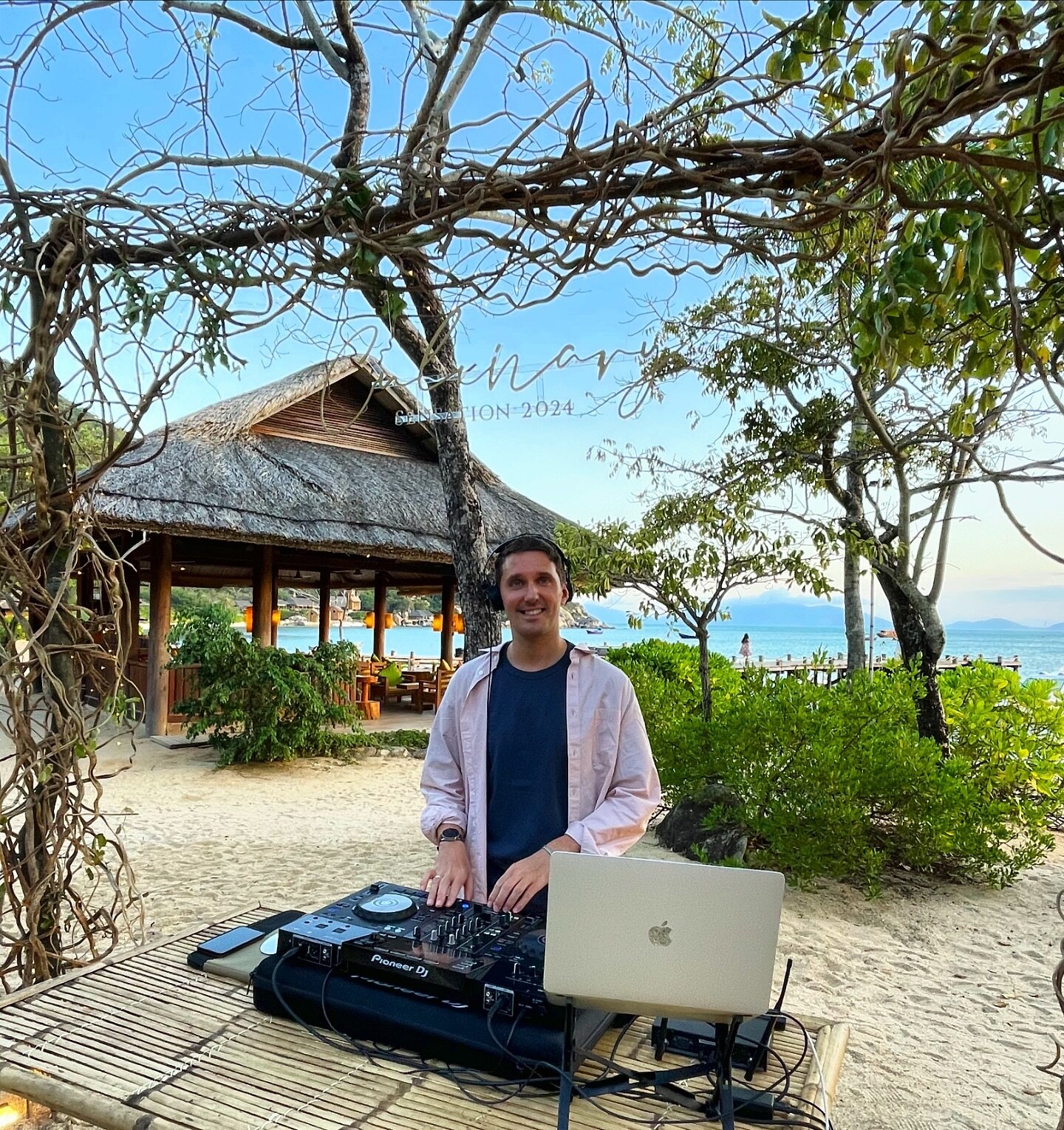 Extra day extra DJ 🤩 #LeapYear #DJP #SixSensesNinhVanBay #ResortDJ #VietnamDJ #PioneerDJ #SixSensesNinhVanBay #OutOfTheOrdinary #SimplySixSenses #CulinarySensation 
#ResortMusic