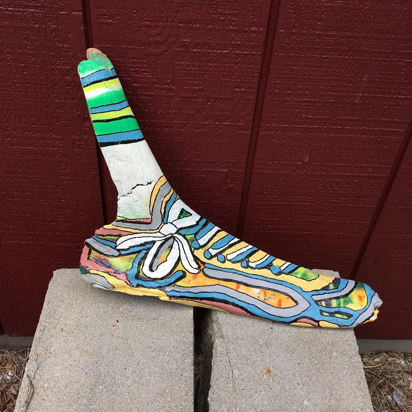 Kick it. Sometimes the driftwood dictates.
.
.
#driftwood #belfastmaine #sneakerart #bananaart #foundobjects #naturescanvas #maineartist