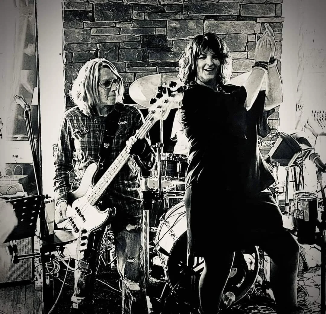 Live Music - Girlsroom