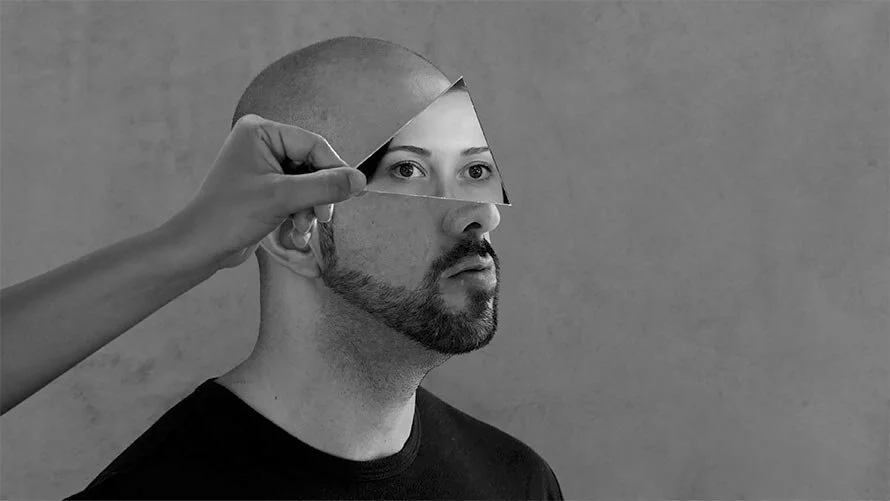 UM ESTADO CLARO DE AMBIGUIDADE