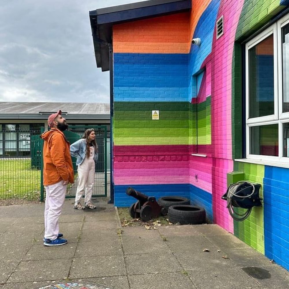 Meet our Art Road Trip Artist who will be joining Right Up Our Street this month from the @nationalgallery! 🎉

👉 Dr Sadegh Aleahmad is a London based Iranian-born artist. He examines the dynamics of his diasporic identity through performance, sculp