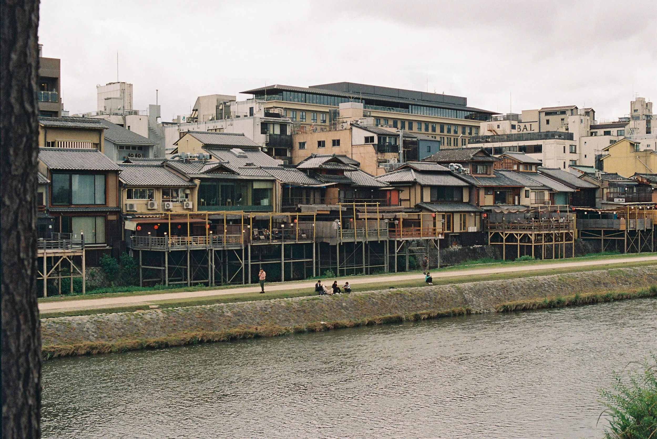 R1-06616-019A.JPG