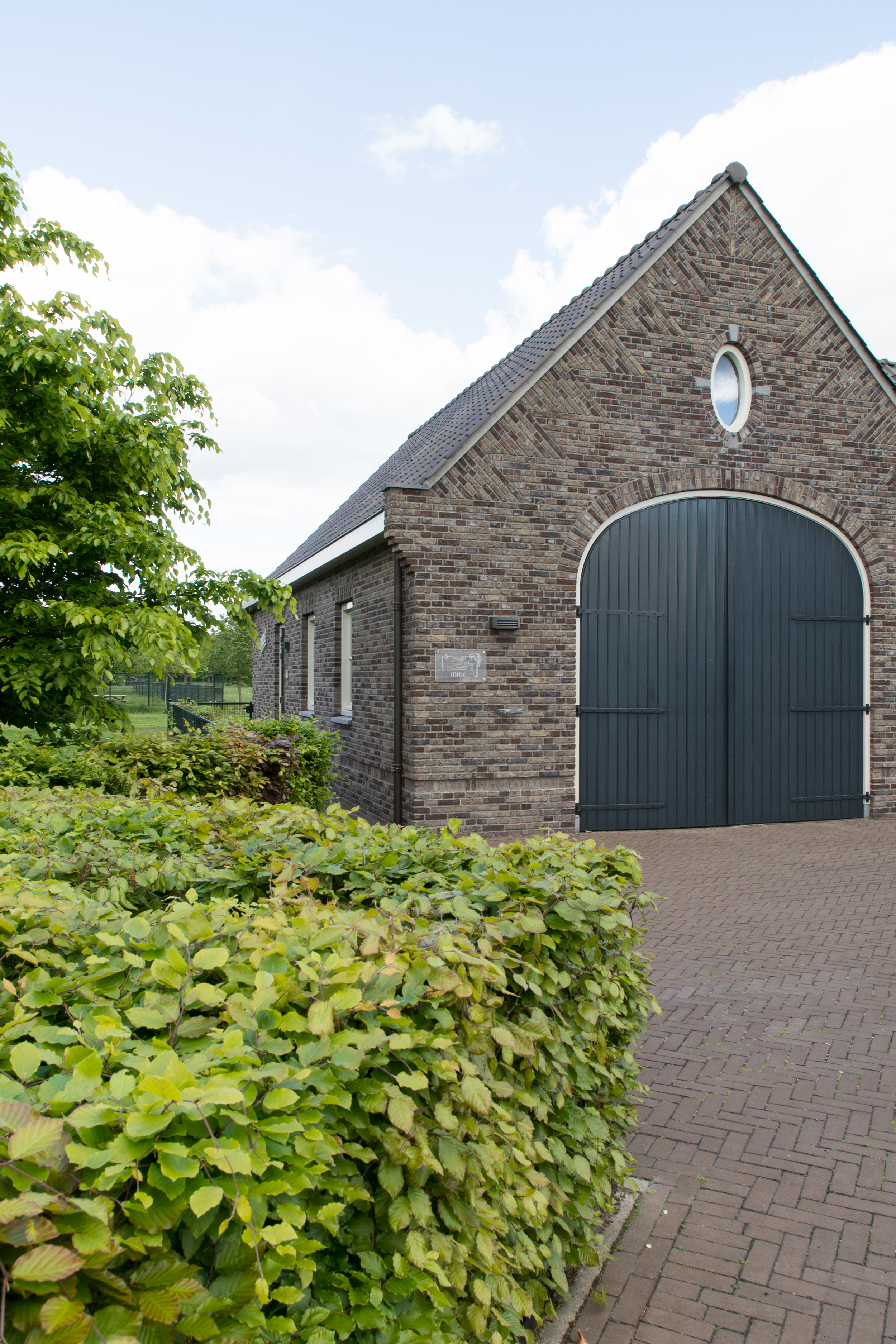 SALON MIRE Lierop buiten 04.jpg