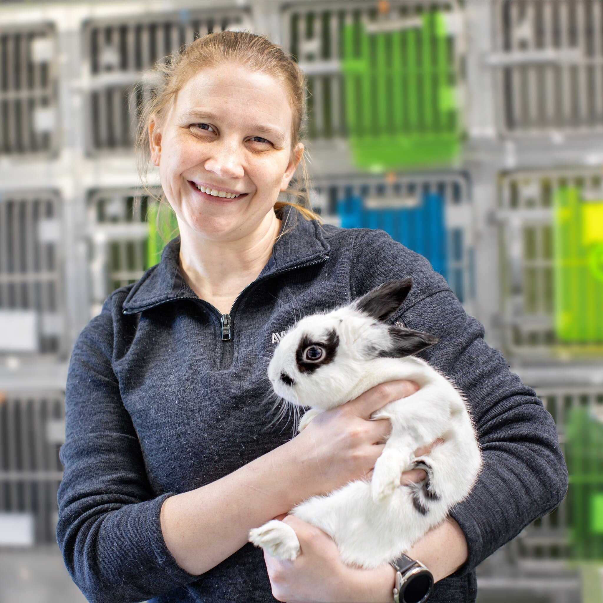 Dr. Gilbert says bunny cuddles are the best way to get through Hump Day! 🐰🦎 #exoticvetclinic #exoticvetmed