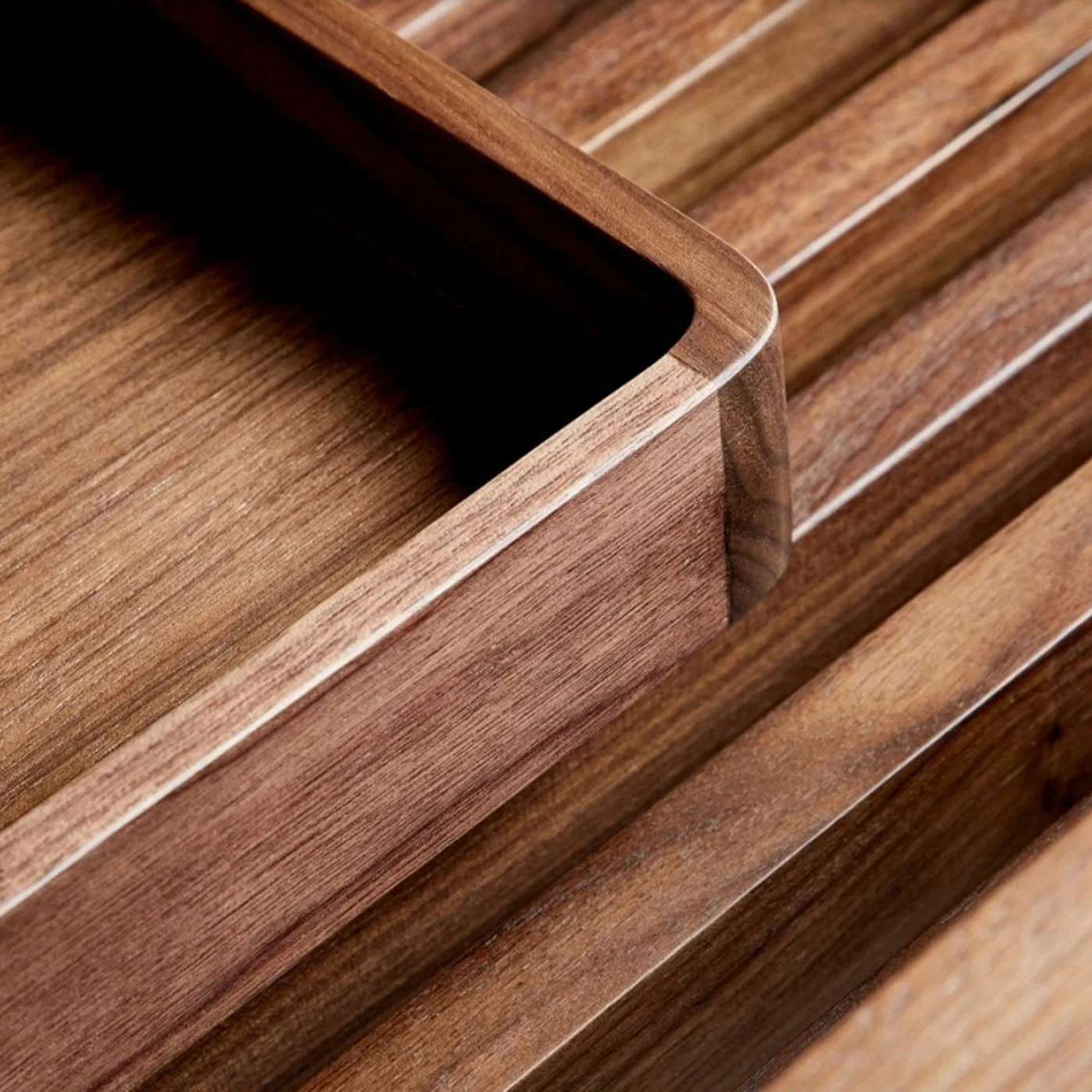 Viewport_Studio_Track_Table 4.jpg
