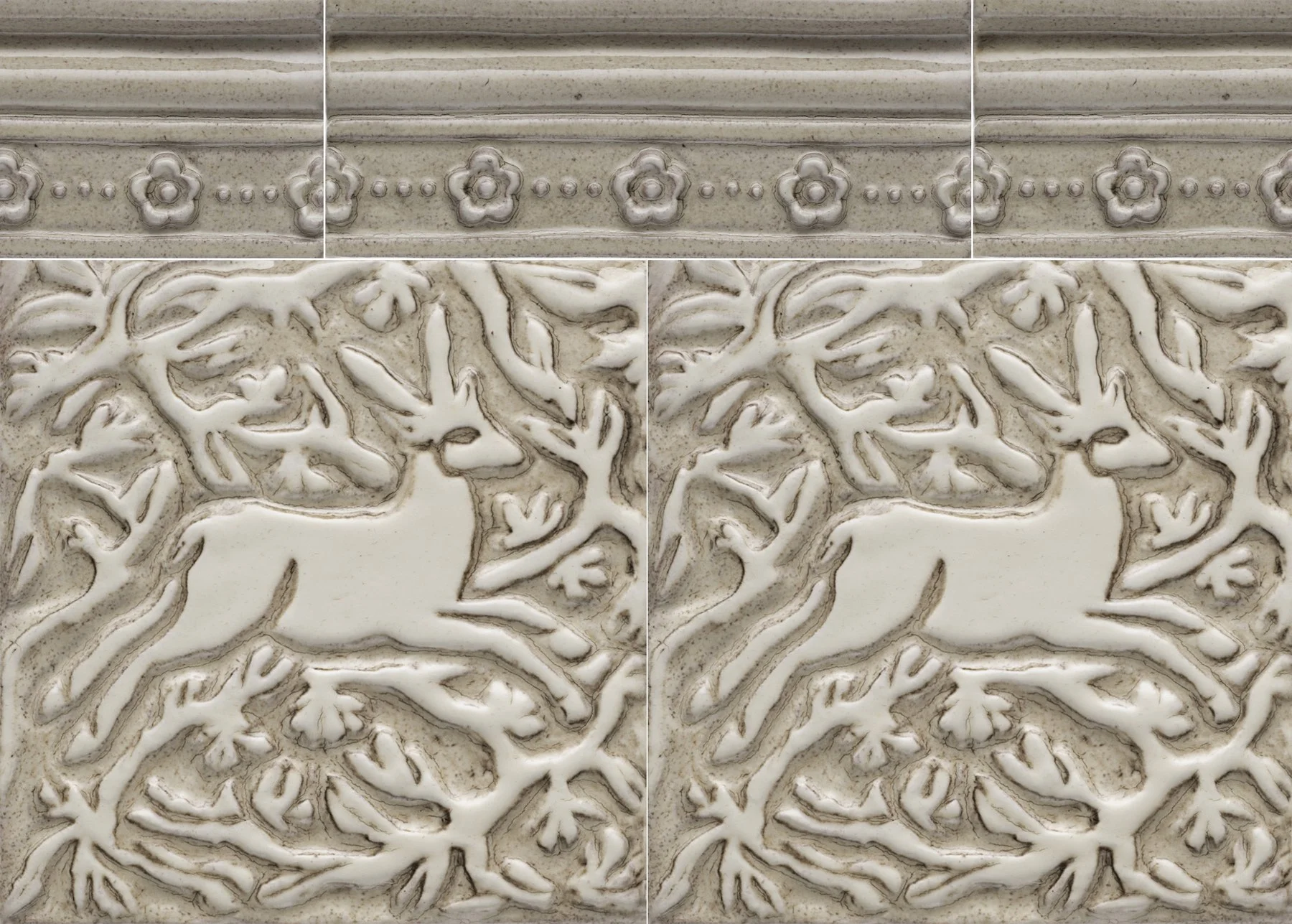A01-DEER, H127-BUTTERCUP SMALL CROWN-(Z74-Ivory & Cafe)
