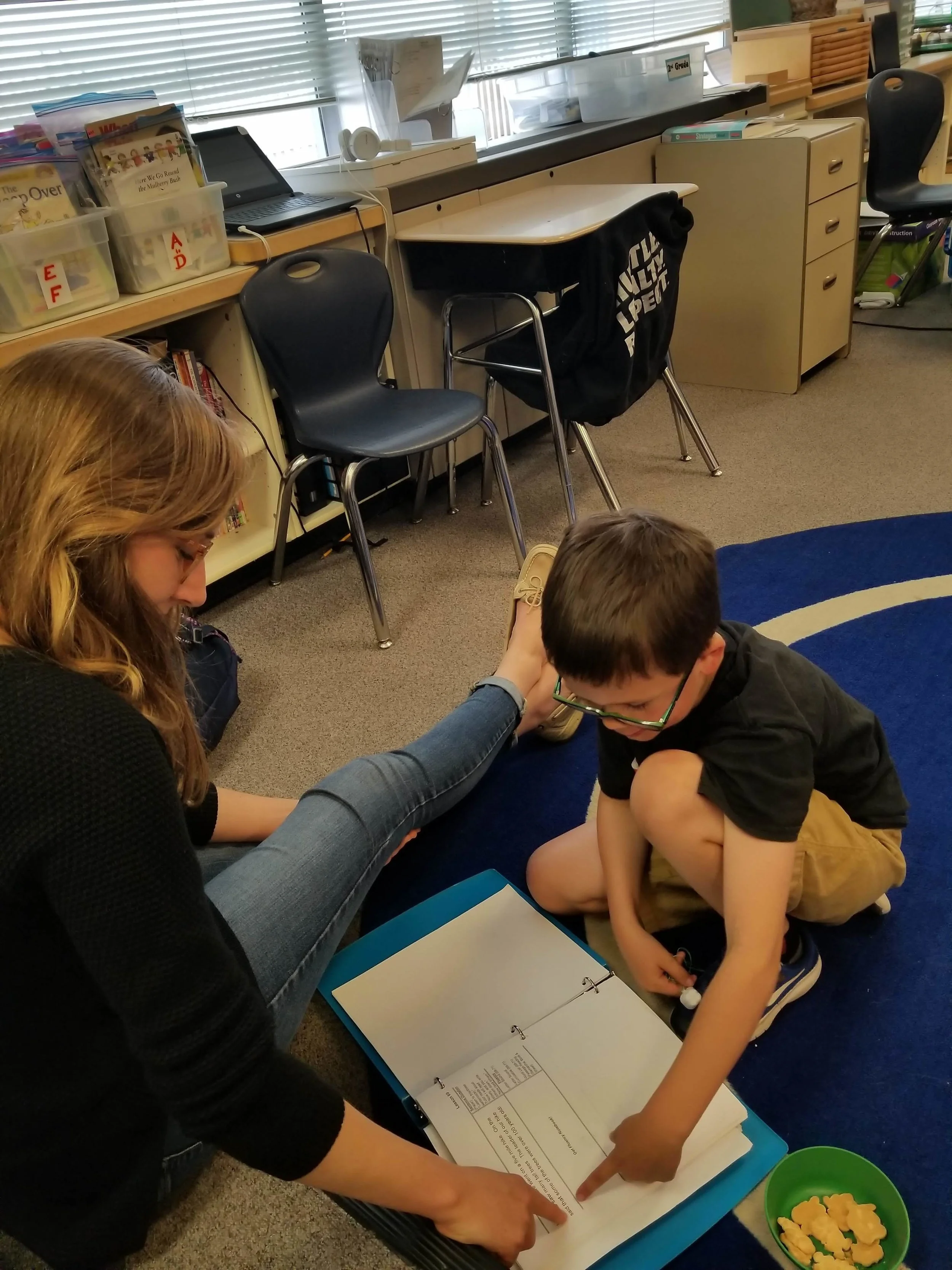 Alicia tutoring a TAP Student.