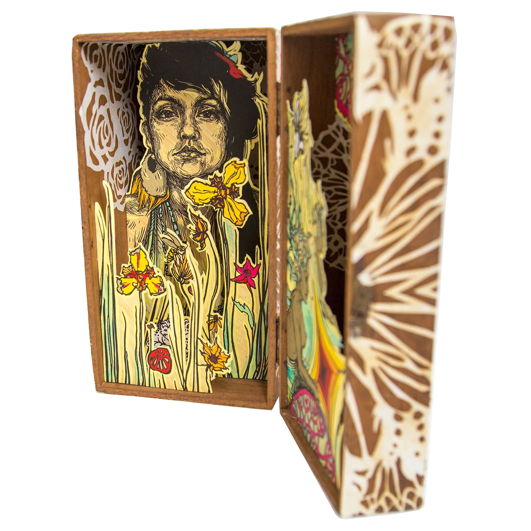 WebEditSquare_0004_788_Moni Box_Angle_5x5x6.jpg
