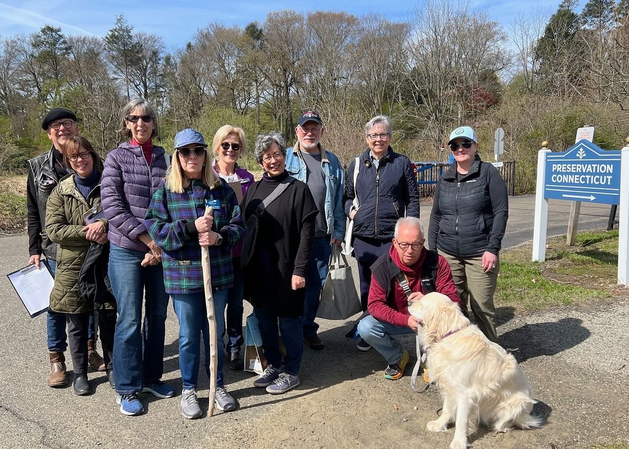 What a beautiful day to walk, learn about trees, shrubs, and vines, and for interns to collect TSV samples.
Thank you, Eric, for an exceptional morning!
And Goose was such a good doggie 🌿