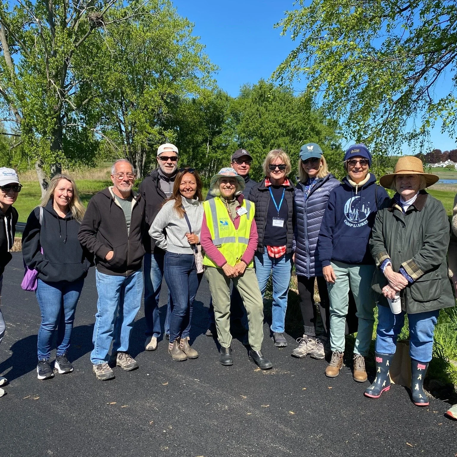CMGA TSV ID Walk &mdash; Sherwood Island, Westport 🌿☀️

Not a cloud in the sky for a fabulous day of learning and discovery with 12 MG interns at Sherwood Island!

A special thank you to CMGA Lifetime Member Michele Sorensen, guide extraordinaire, f