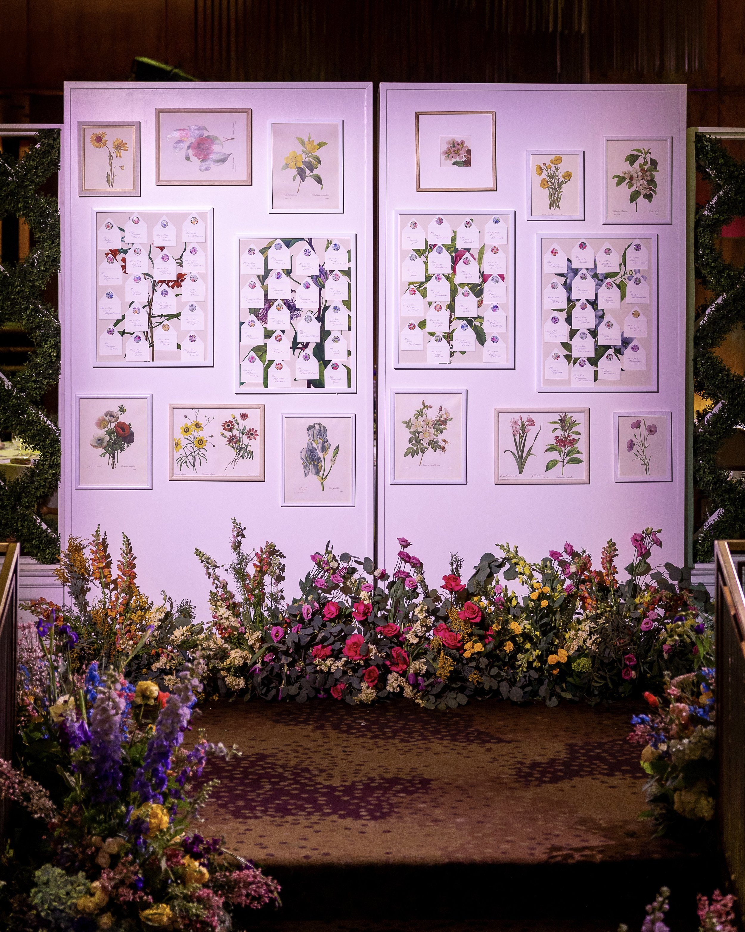 Flower Escort Wall