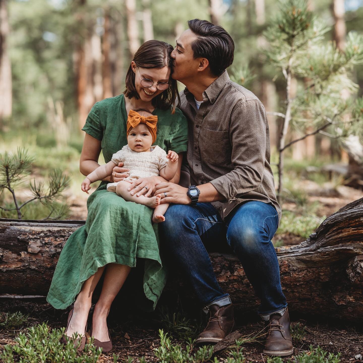Check out this darling little family in the forest! 🌲🌲🌲
.
.
@hallie_beth