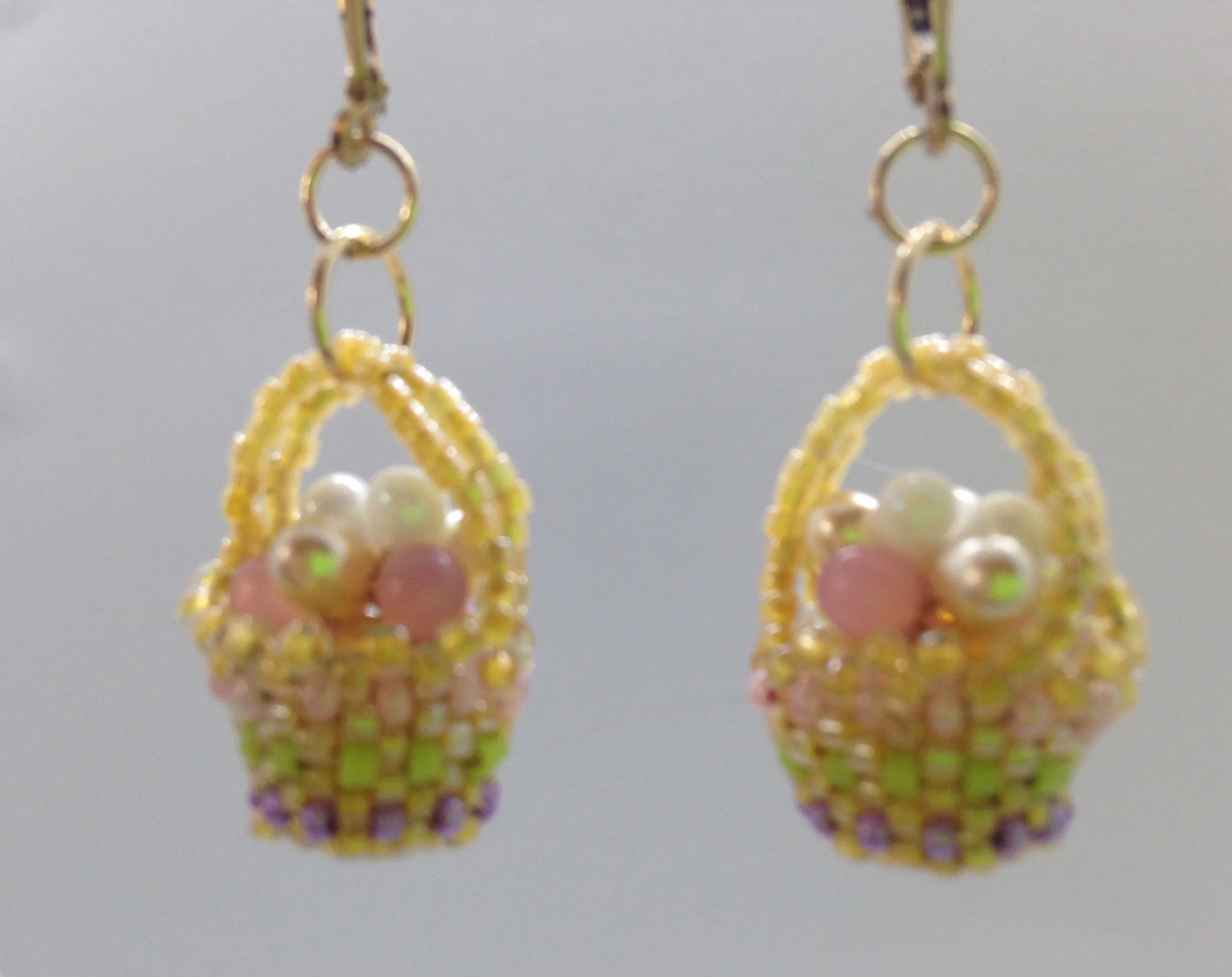 A-tisket, a-tasket, Easter baskets!