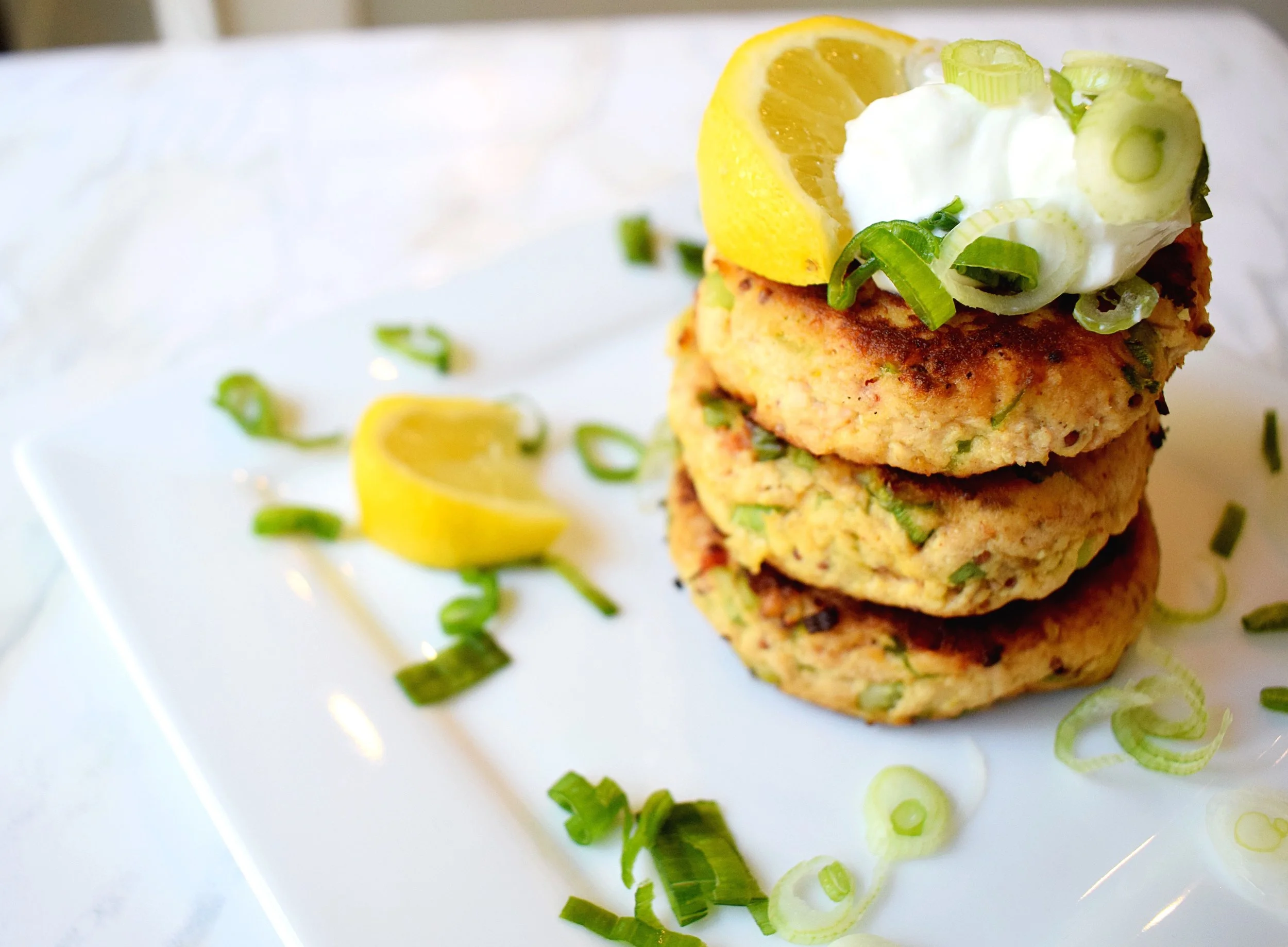 Light &amp; Flaky Salmon Cakes