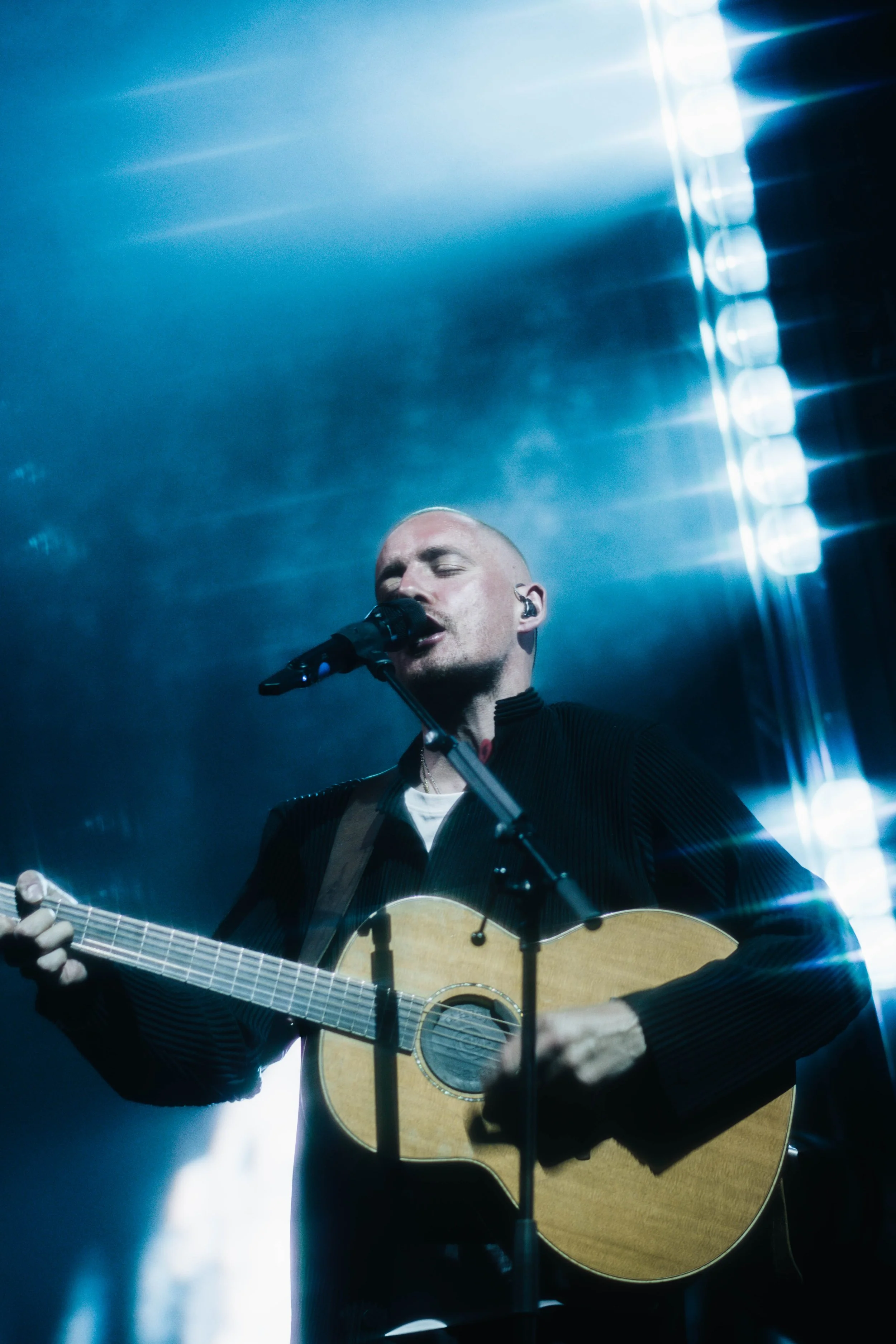 dermotkennedy_sofi-7.jpg