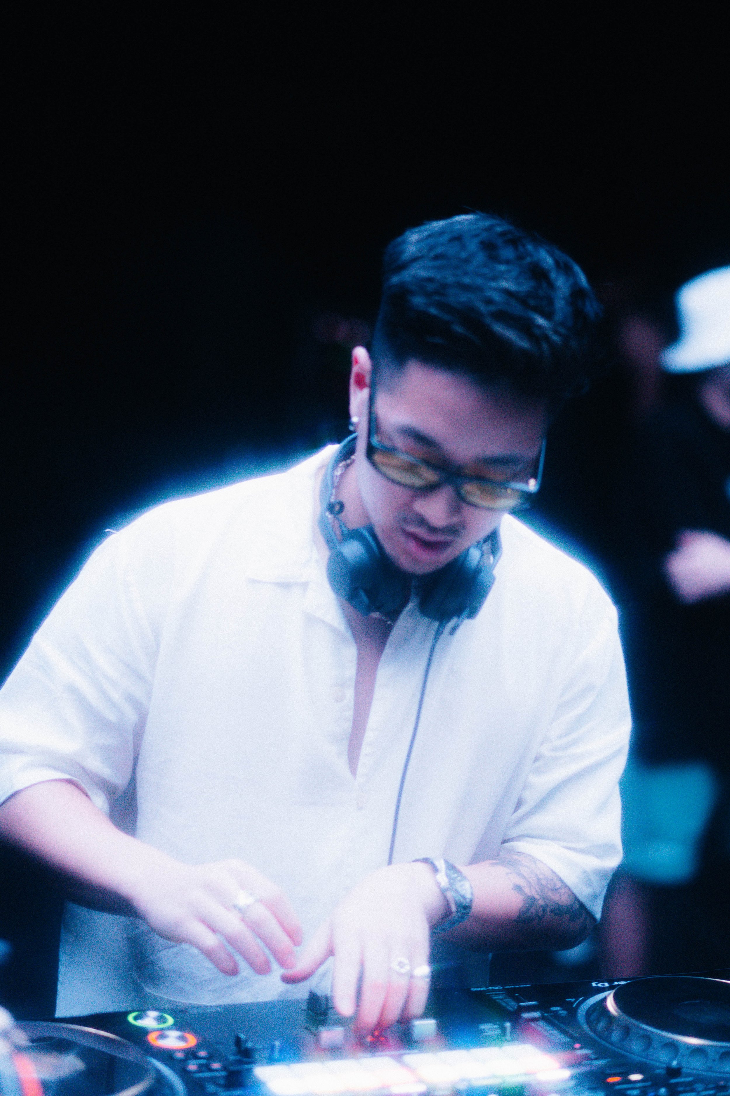 junoflo_dj'ing-27.jpg