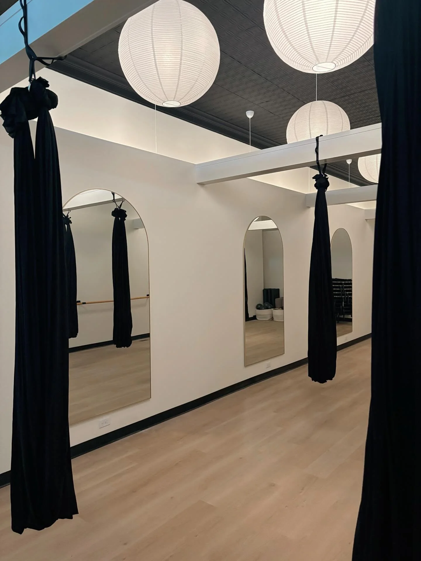 It&rsquo;s Official!

We are fully switched over to the new space and our winter class schedule begins TOMORROW!

Small group reformer classes open up on the 15 and as soon as the big studio is finished (likely February), large group reformer session