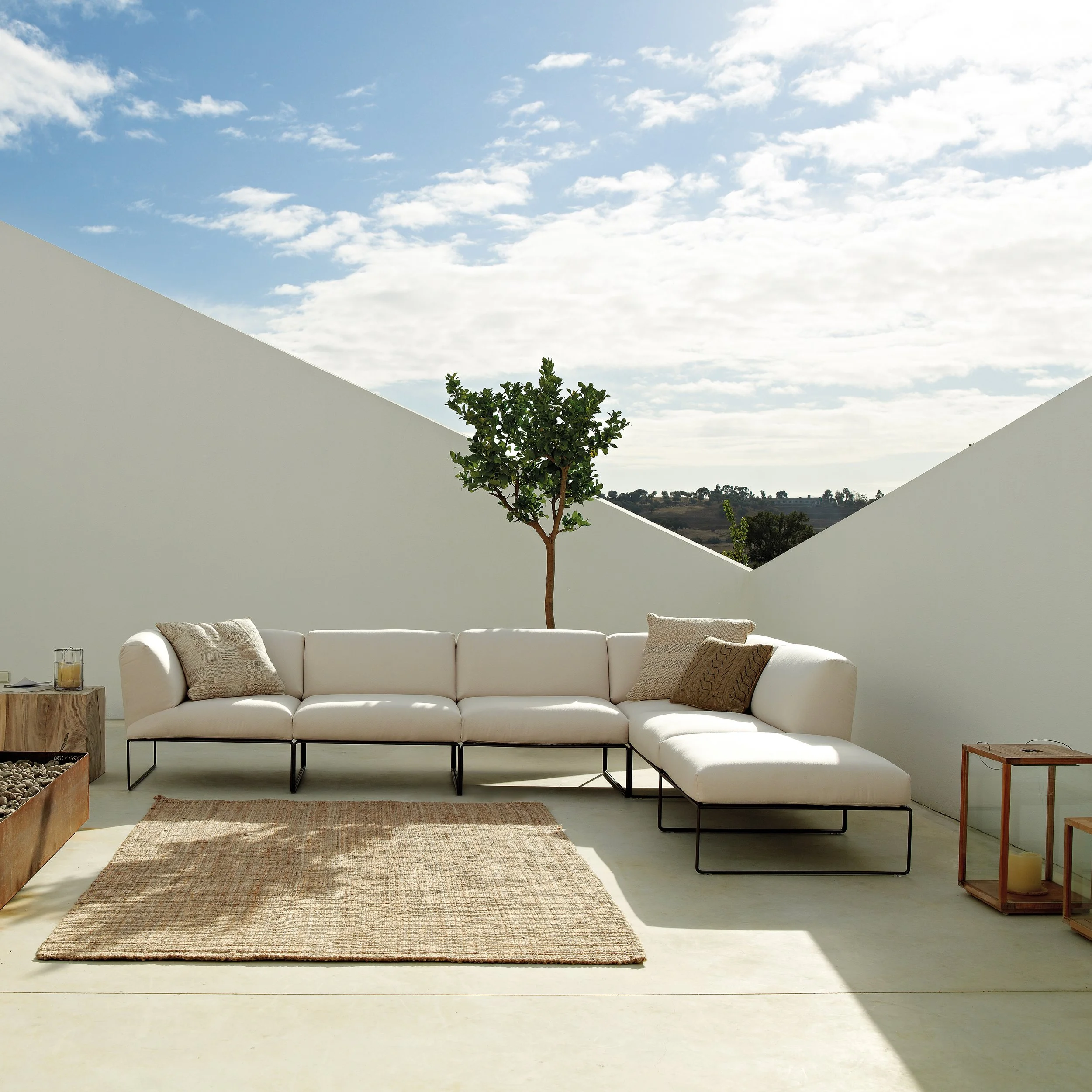 siesta-outdoor-sofa-andreu-world-26.jpeg